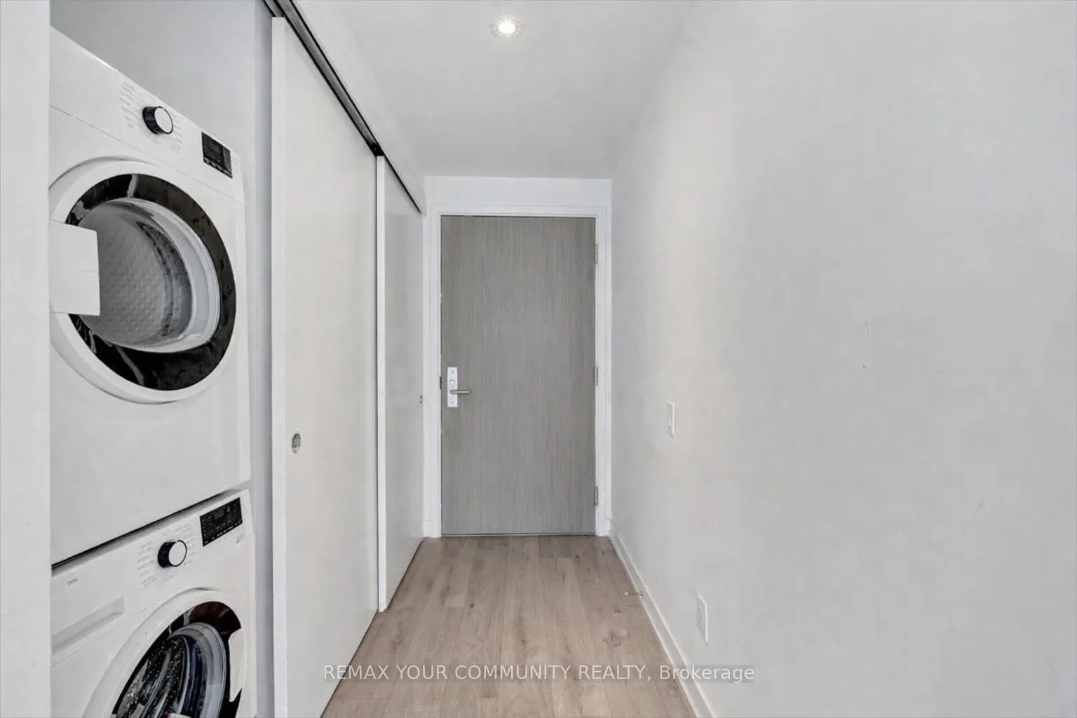 Photo 2 of Unit 4108, 161 Roehampton Avenue, Toronto, Mount Pleasant West — HOMEH