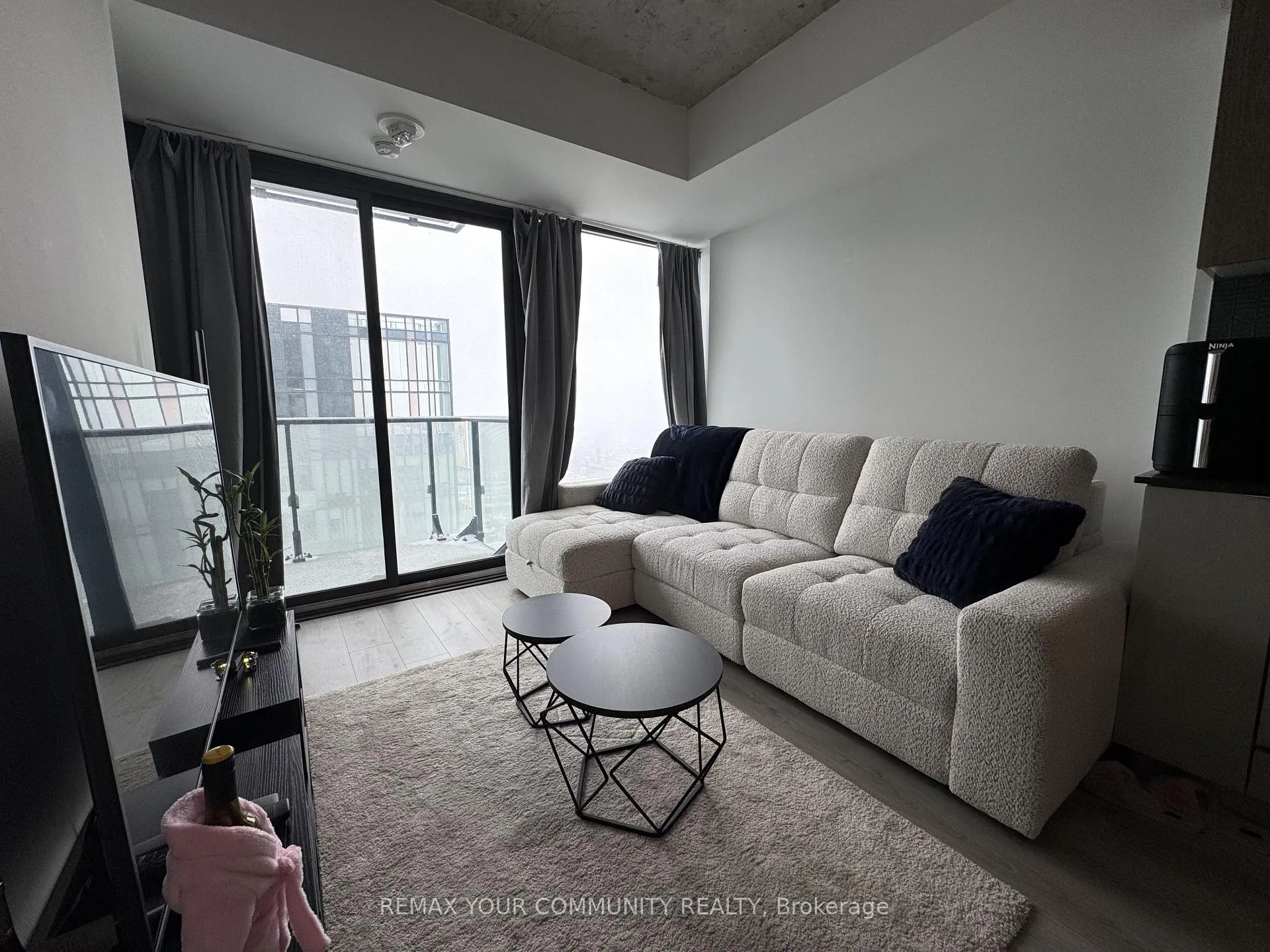 Photo 5 of Unit 4108, 161 Roehampton Avenue, Toronto, Mount Pleasant West — HOMEH