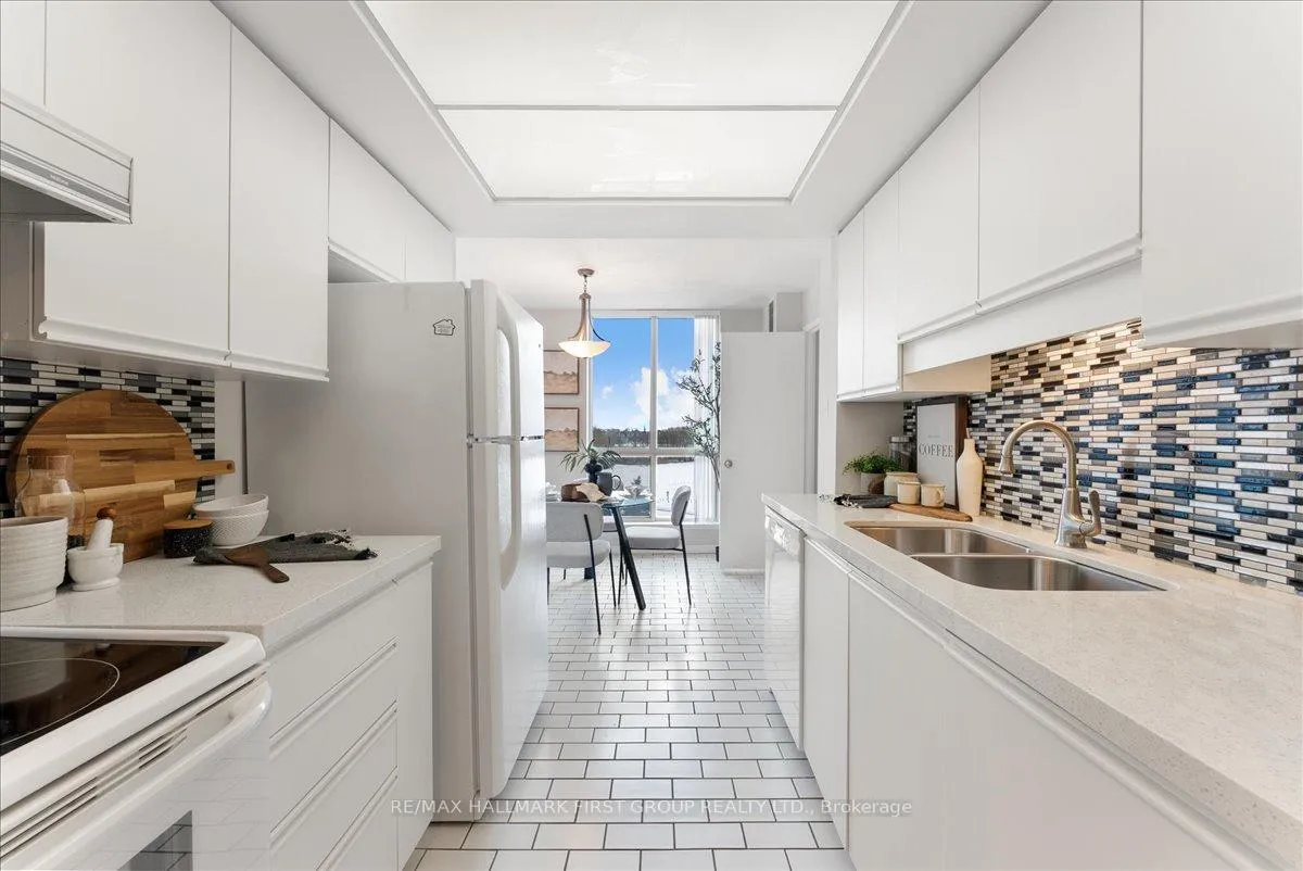 Photo 13 of Unit 602, 360 Watson Street W, Whitby, Port Whitby — HOMEH