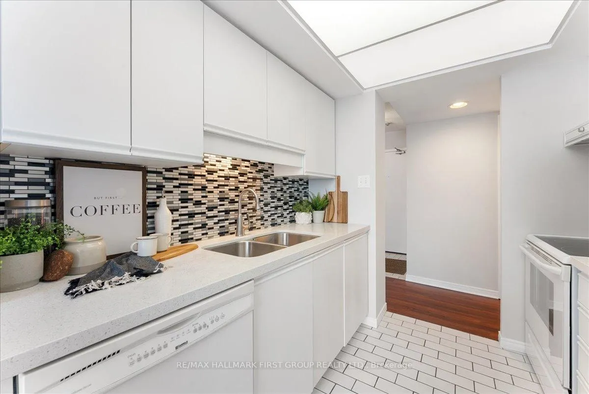 Photo 15 of Unit 602, 360 Watson Street W, Whitby, Port Whitby — HOMEH