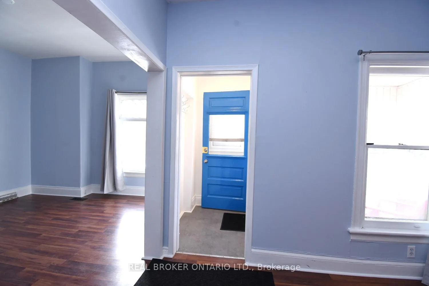 Photo 2 of 261 Prospect Street S, Hamilton, Blakeley — HOMEH