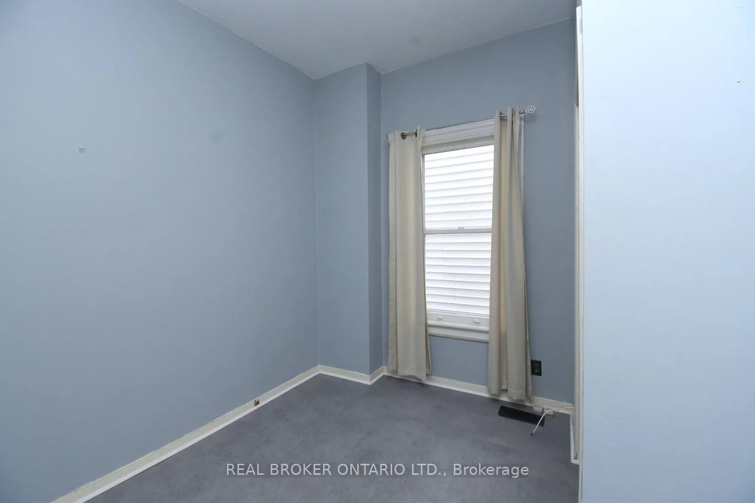 Photo 6 of 261 Prospect Street S, Hamilton, Blakeley — HOMEH