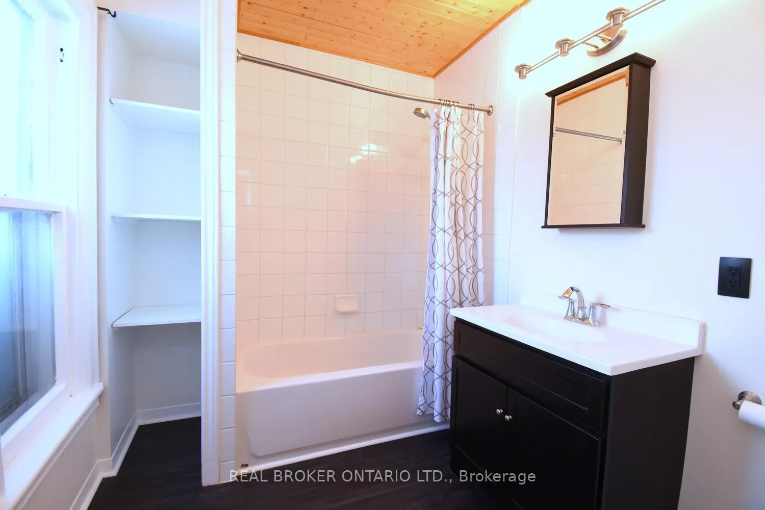 Photo 12 of 261 Prospect Street S, Hamilton, Blakeley — HOMEH