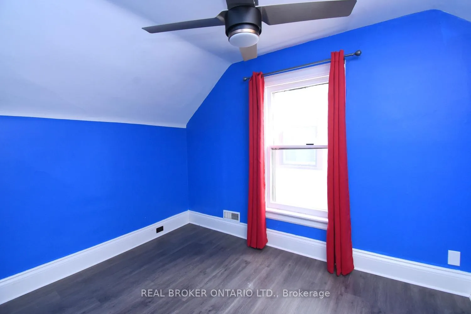 Photo 13 of 261 Prospect Street S, Hamilton, Blakeley — HOMEH