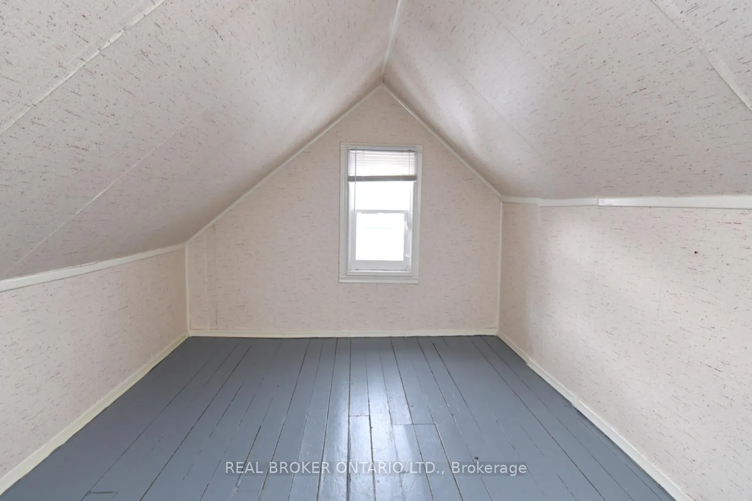 Photo 14 of 261 Prospect Street S, Hamilton, Blakeley — HOMEH