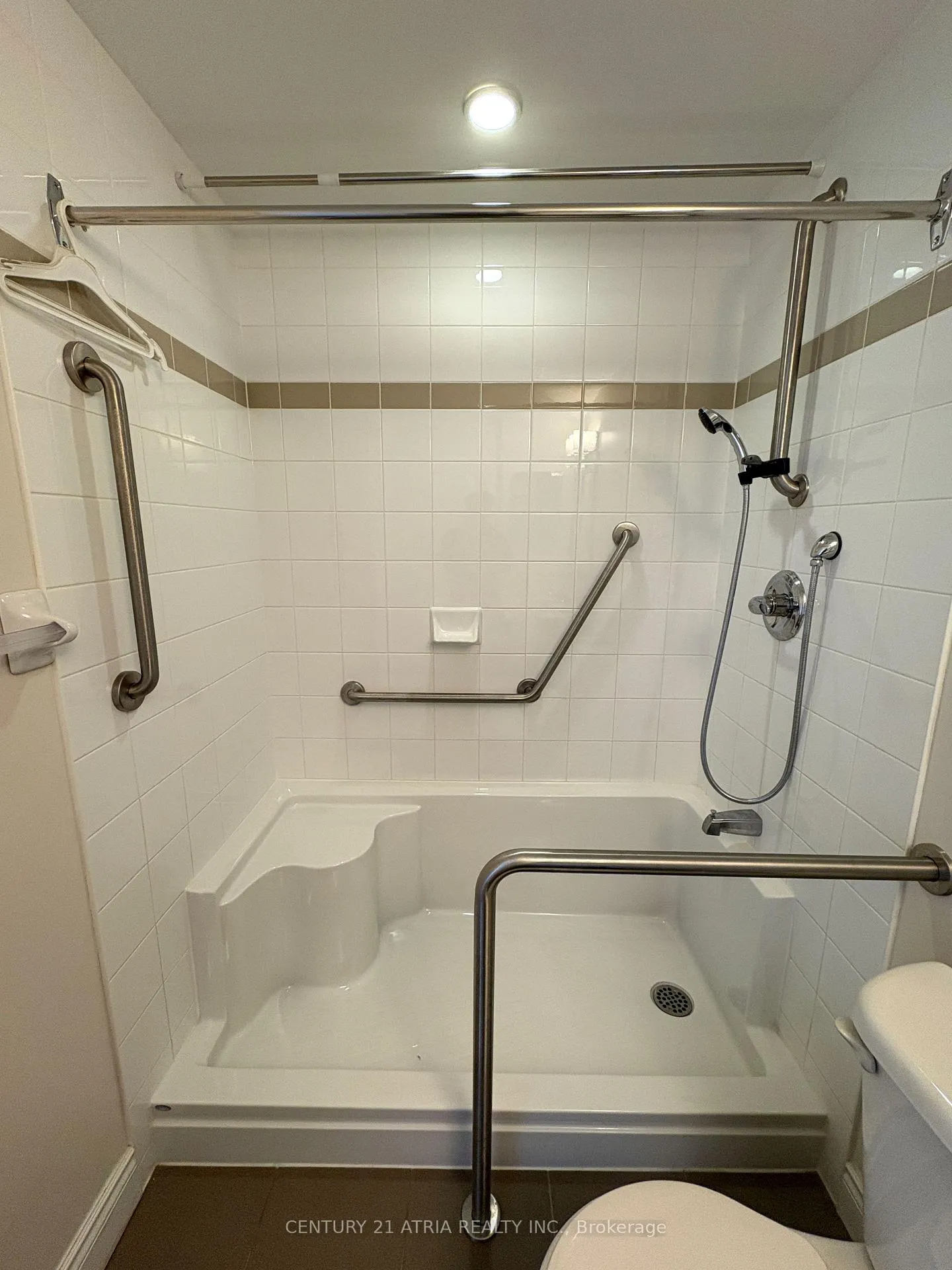 Photo 6 of Unit 960, 1 Sun Yat Sen Avenue, Markham, Milliken Mills East — HOMEH
