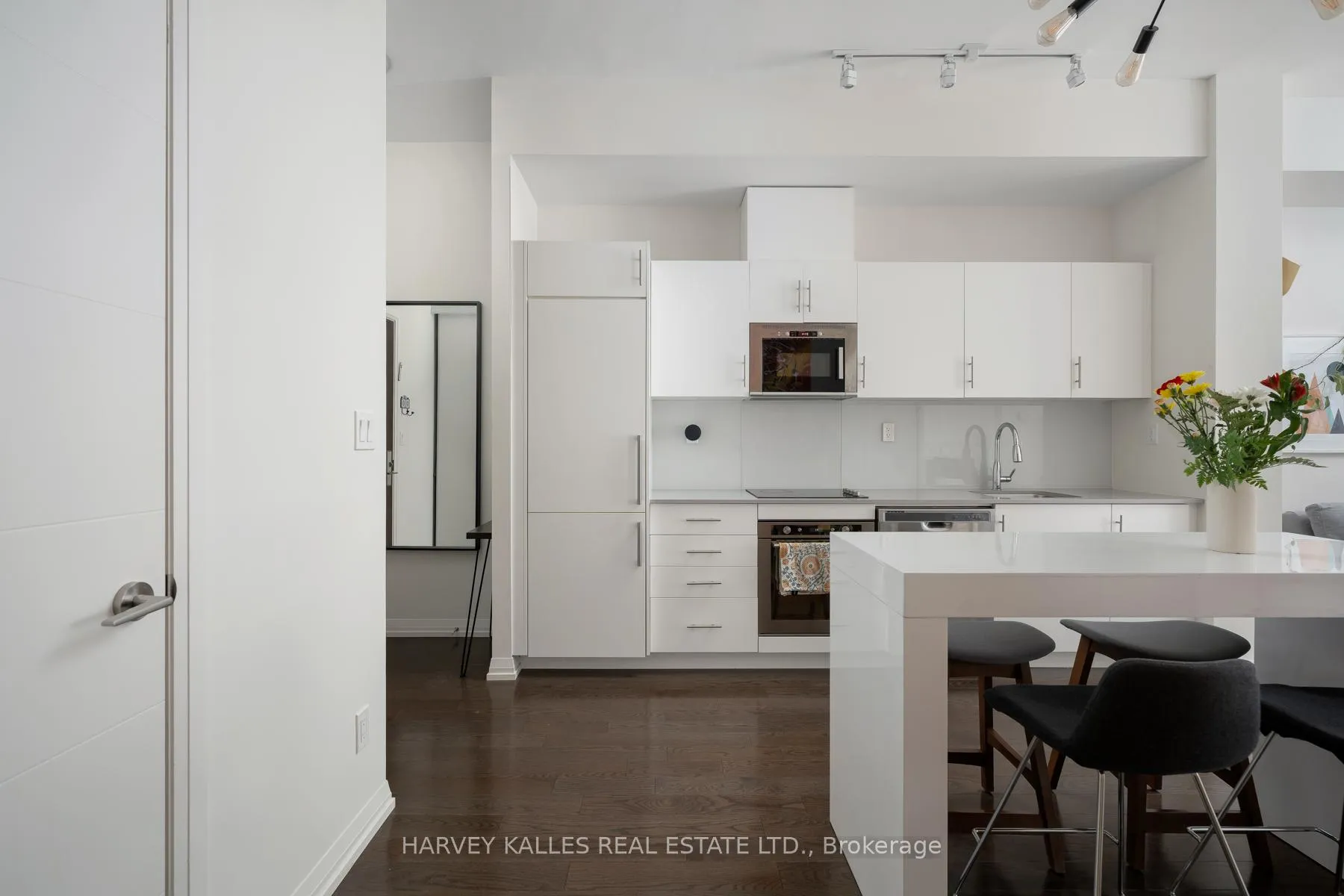 Photo 4 of Unit 918, 460 Adelaide Street E, Toronto, Moss Park — HOMEH