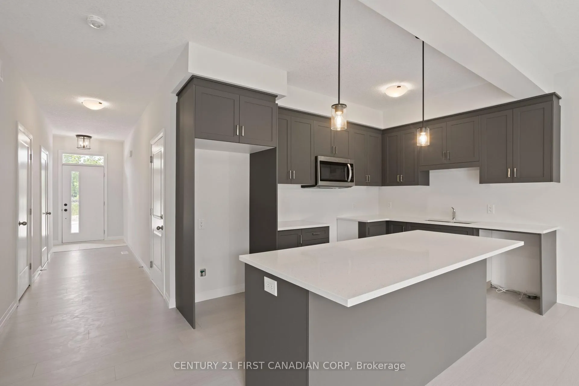 Photo 7 of 6909 Heathwoods Avenue, London, South V — HOMEH