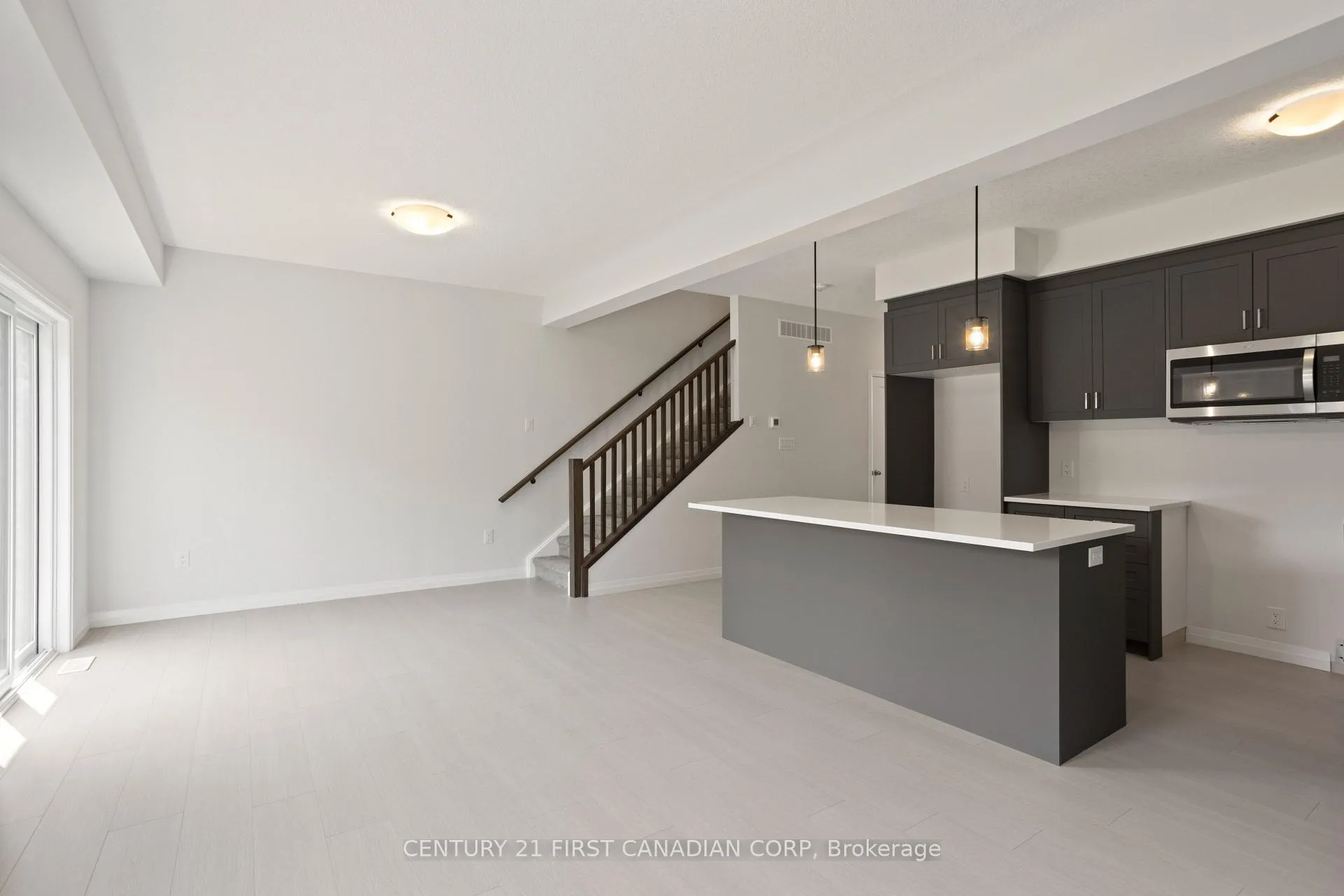 Photo 9 of 6909 Heathwoods Avenue, London, South V — HOMEH