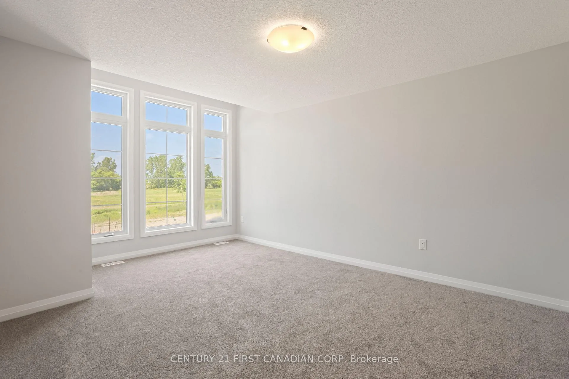 Photo 13 of 6909 Heathwoods Avenue, London, South V — HOMEH