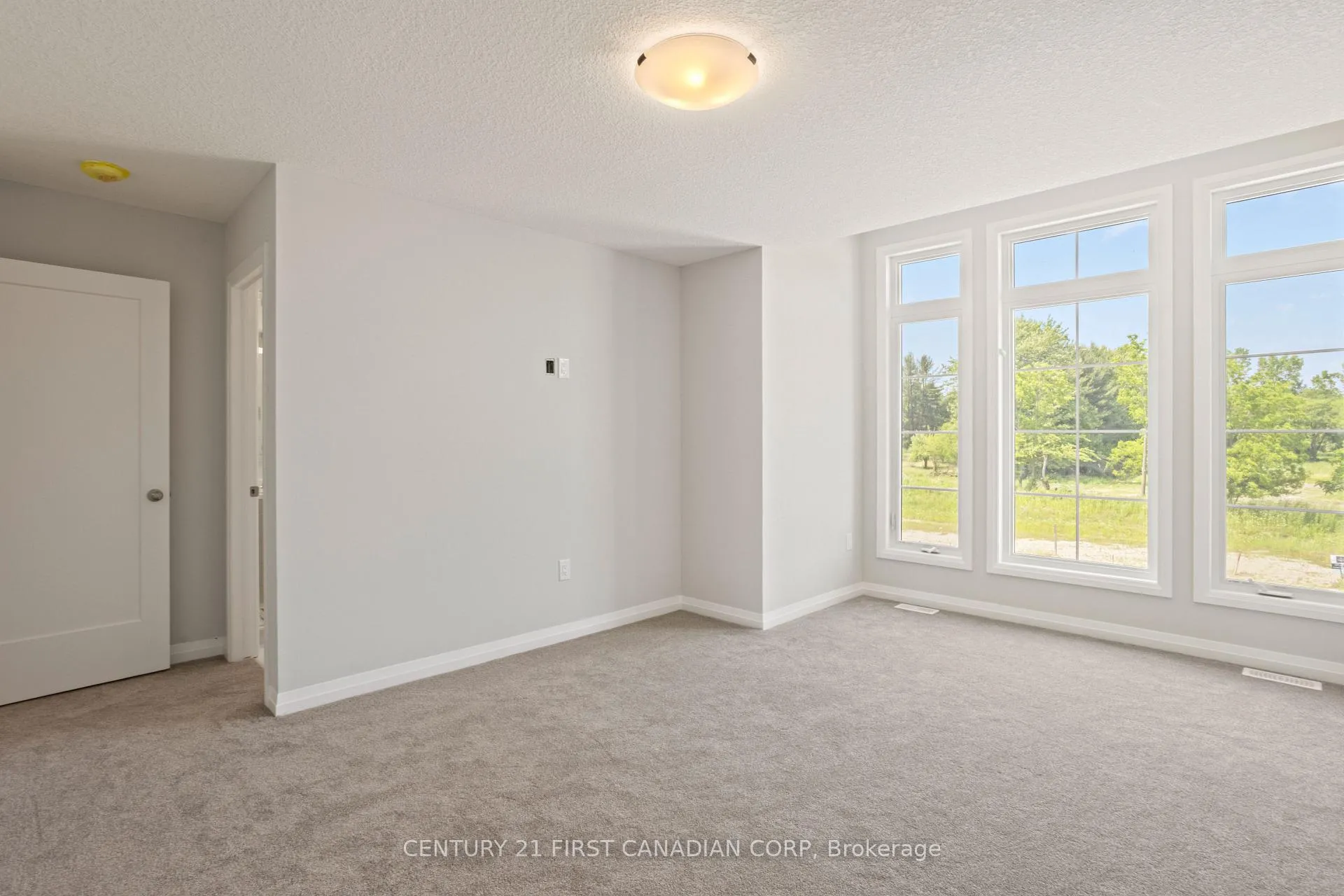 Photo 14 of 6909 Heathwoods Avenue, London, South V — HOMEH