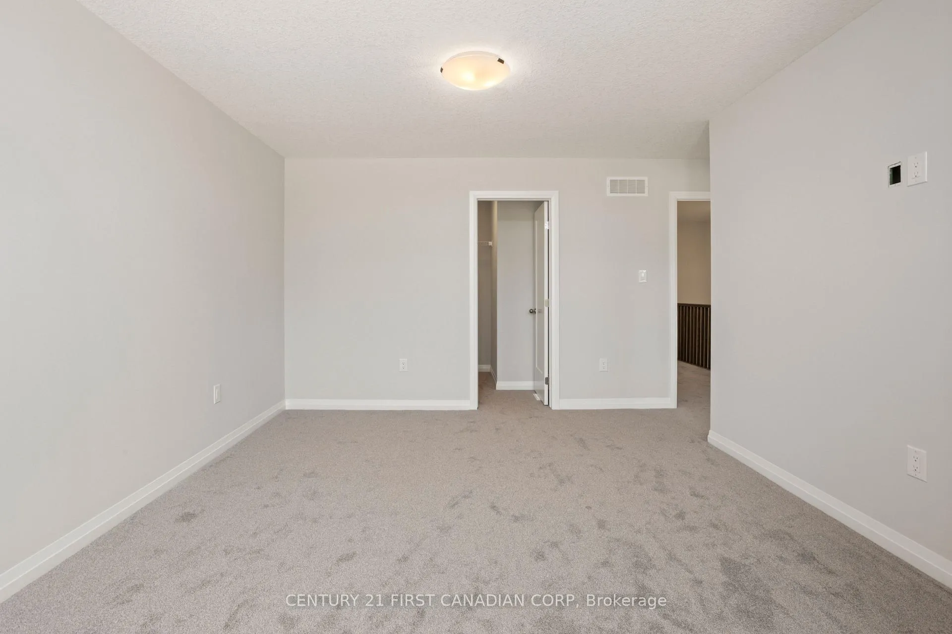 Photo 15 of 6909 Heathwoods Avenue, London, South V — HOMEH