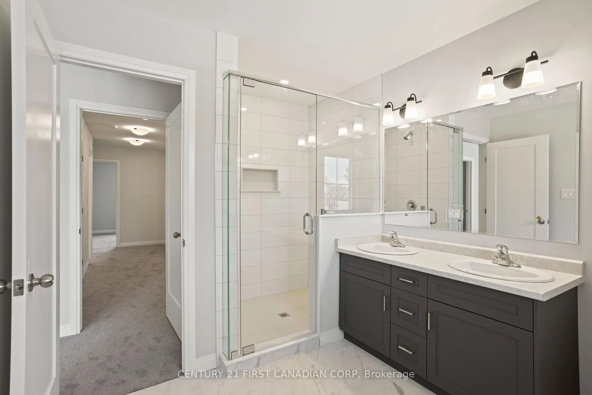 Photo 17 of 6909 Heathwoods Avenue, London, South V — HOMEH