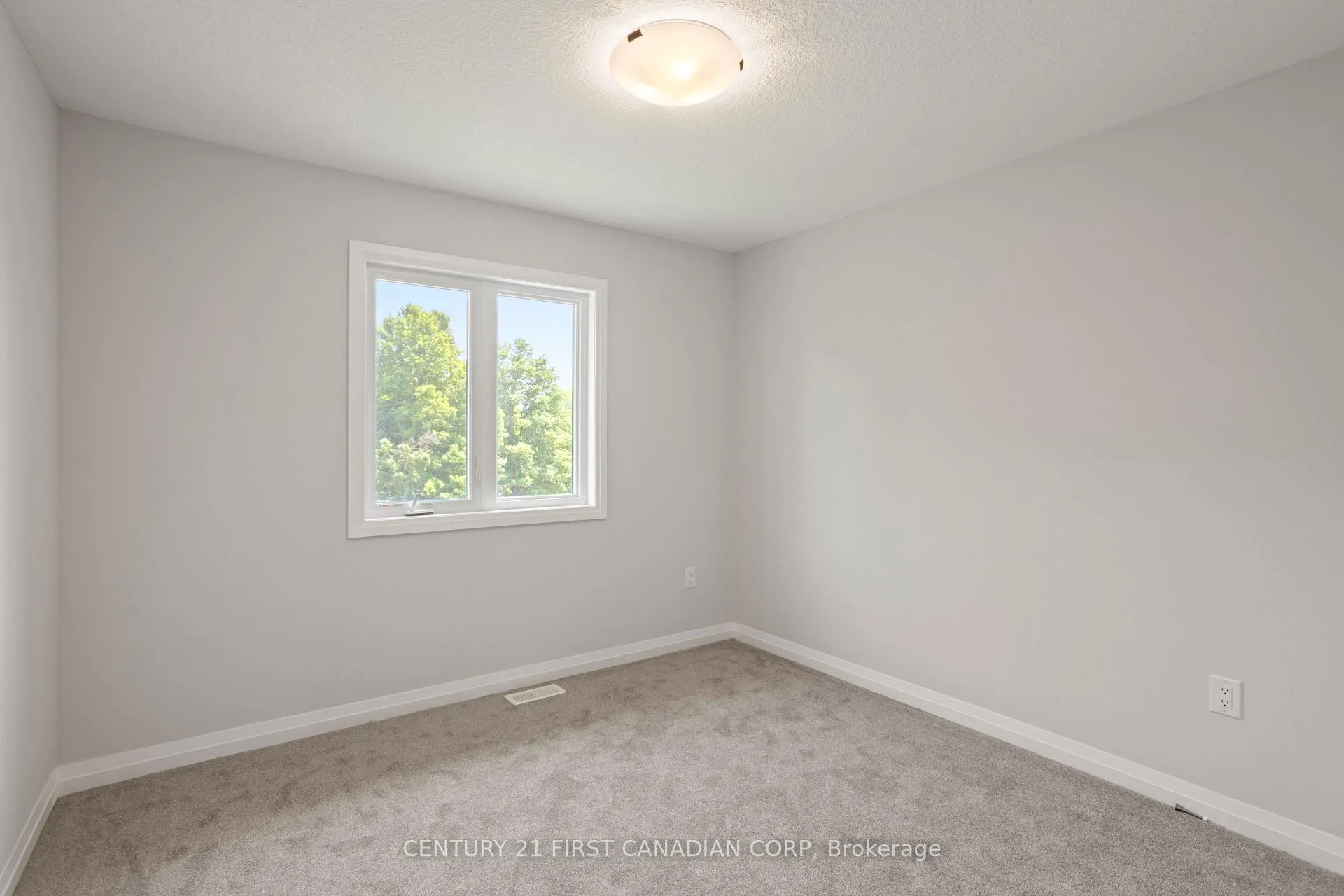 Photo 19 of 6909 Heathwoods Avenue, London, South V — HOMEH