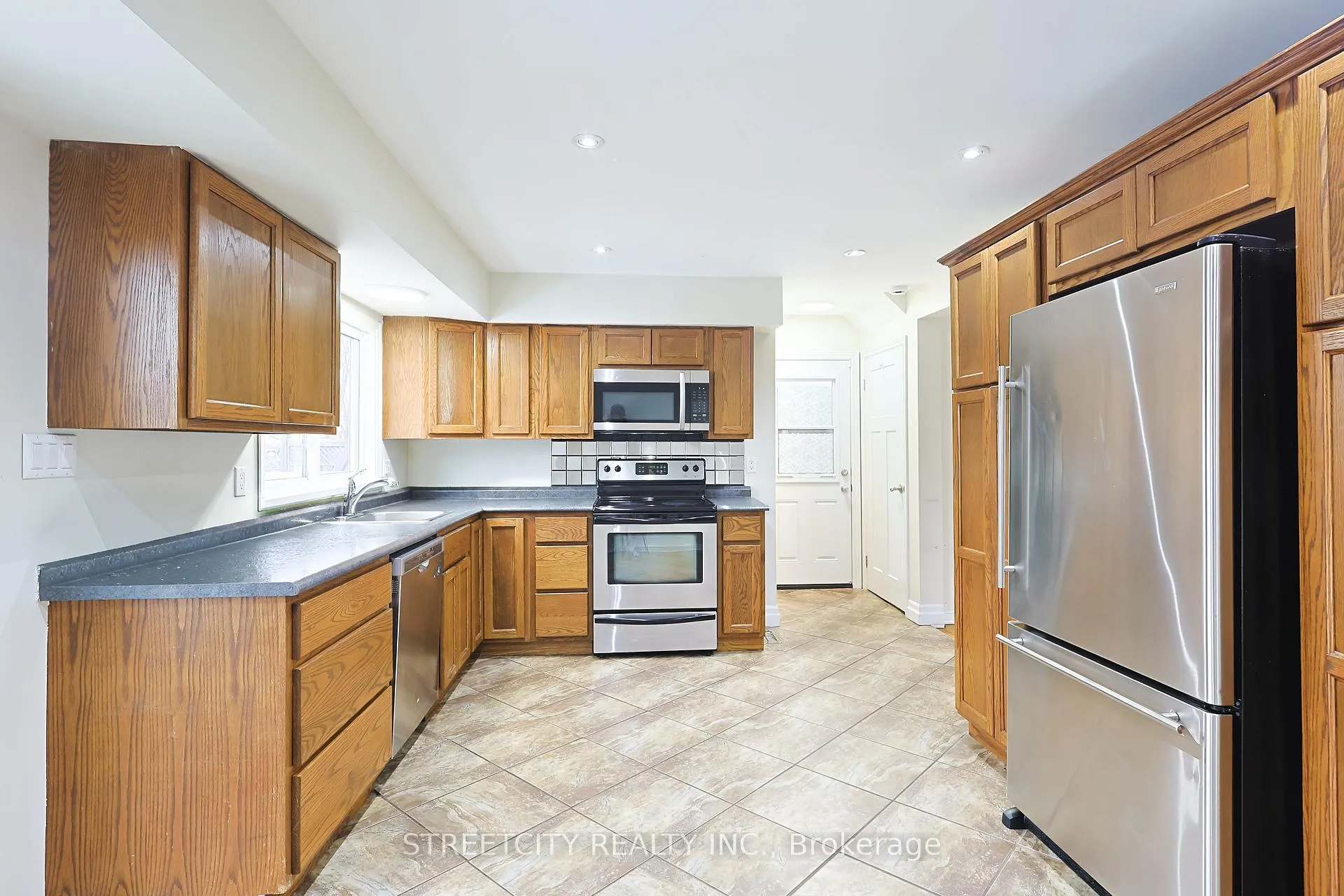 Photo 14 of 149 Banbury Road, London, South T — HOMEH