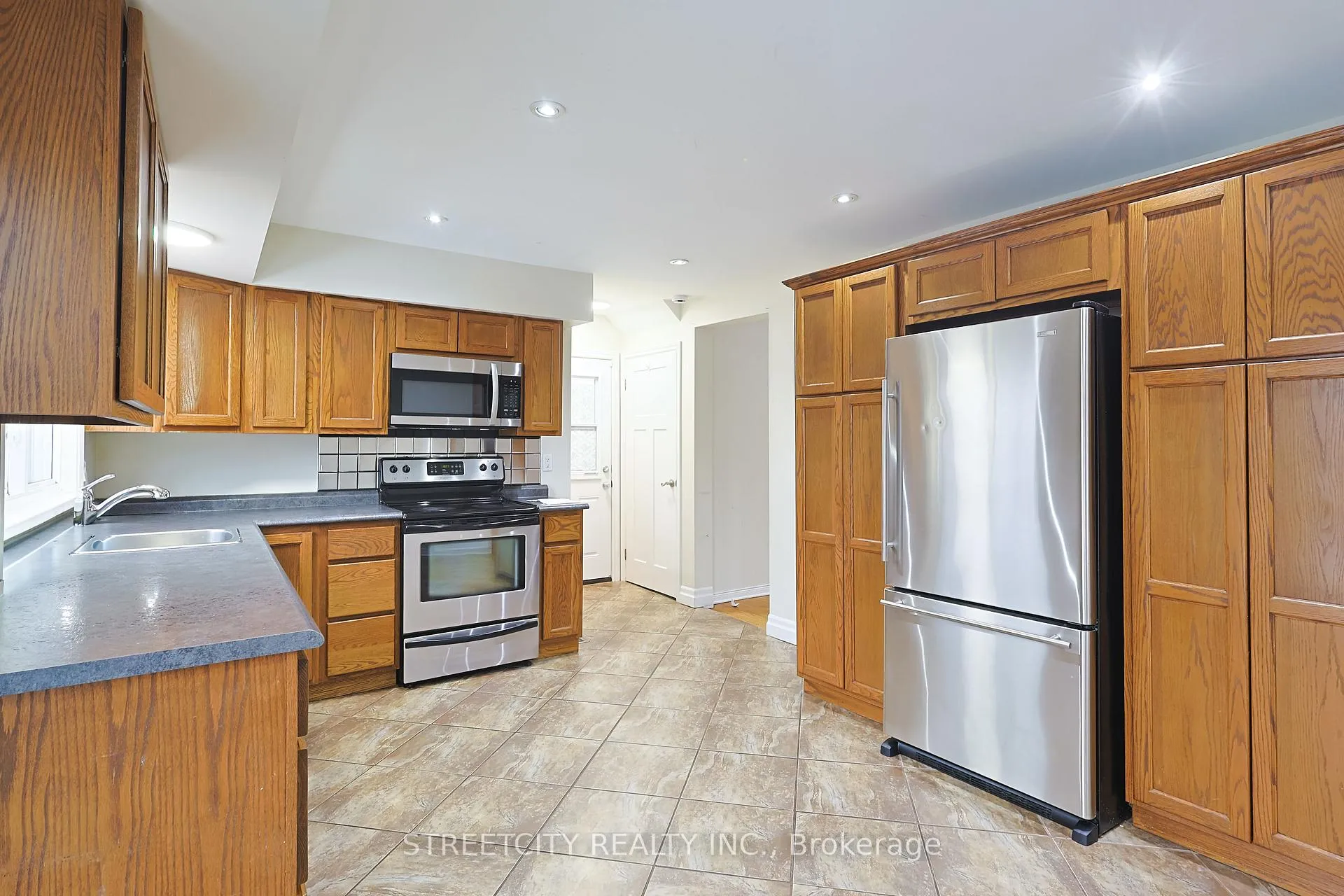 Photo 17 of 149 Banbury Road, London, South T — HOMEH
