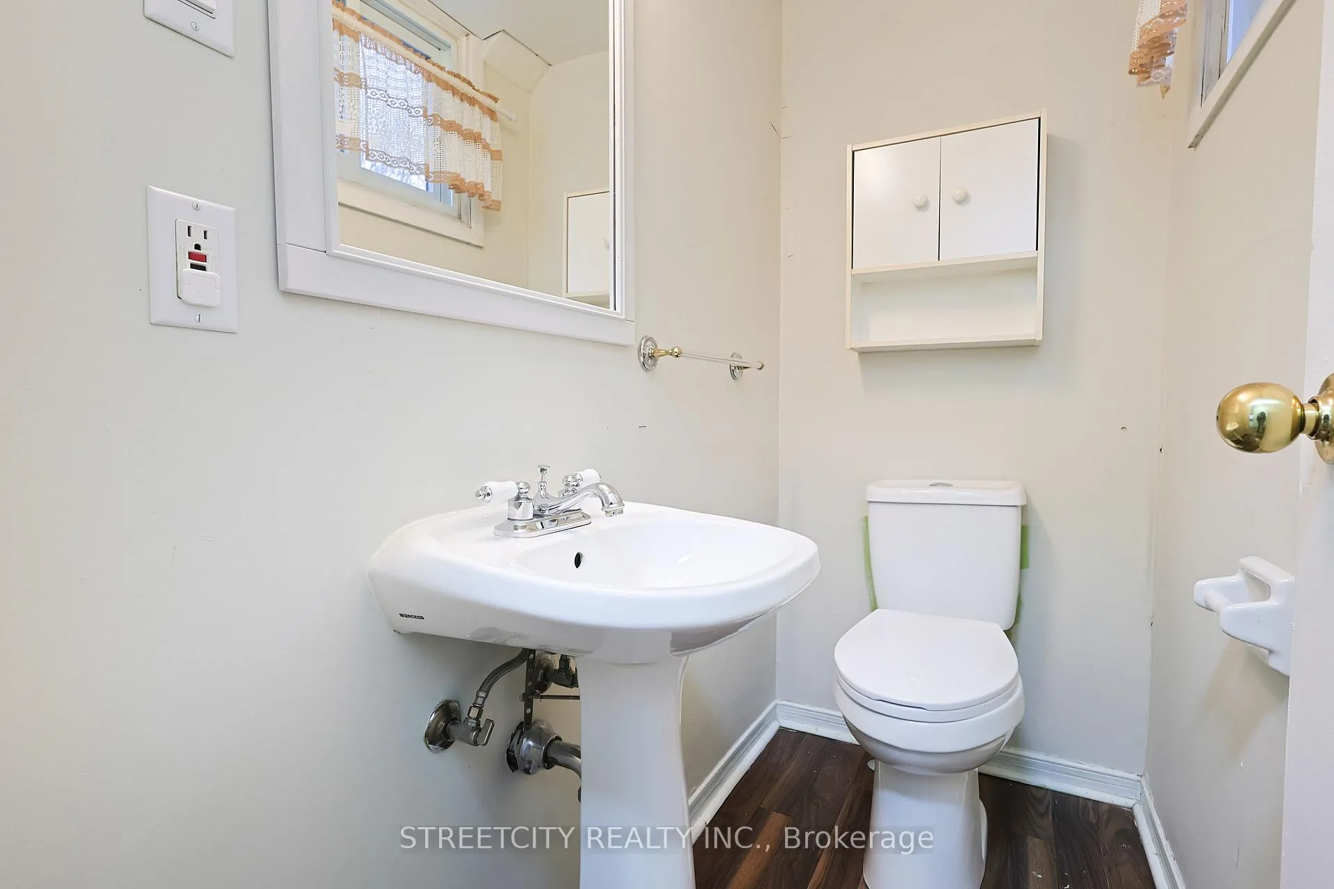 Photo 18 of 149 Banbury Road, London, South T — HOMEH