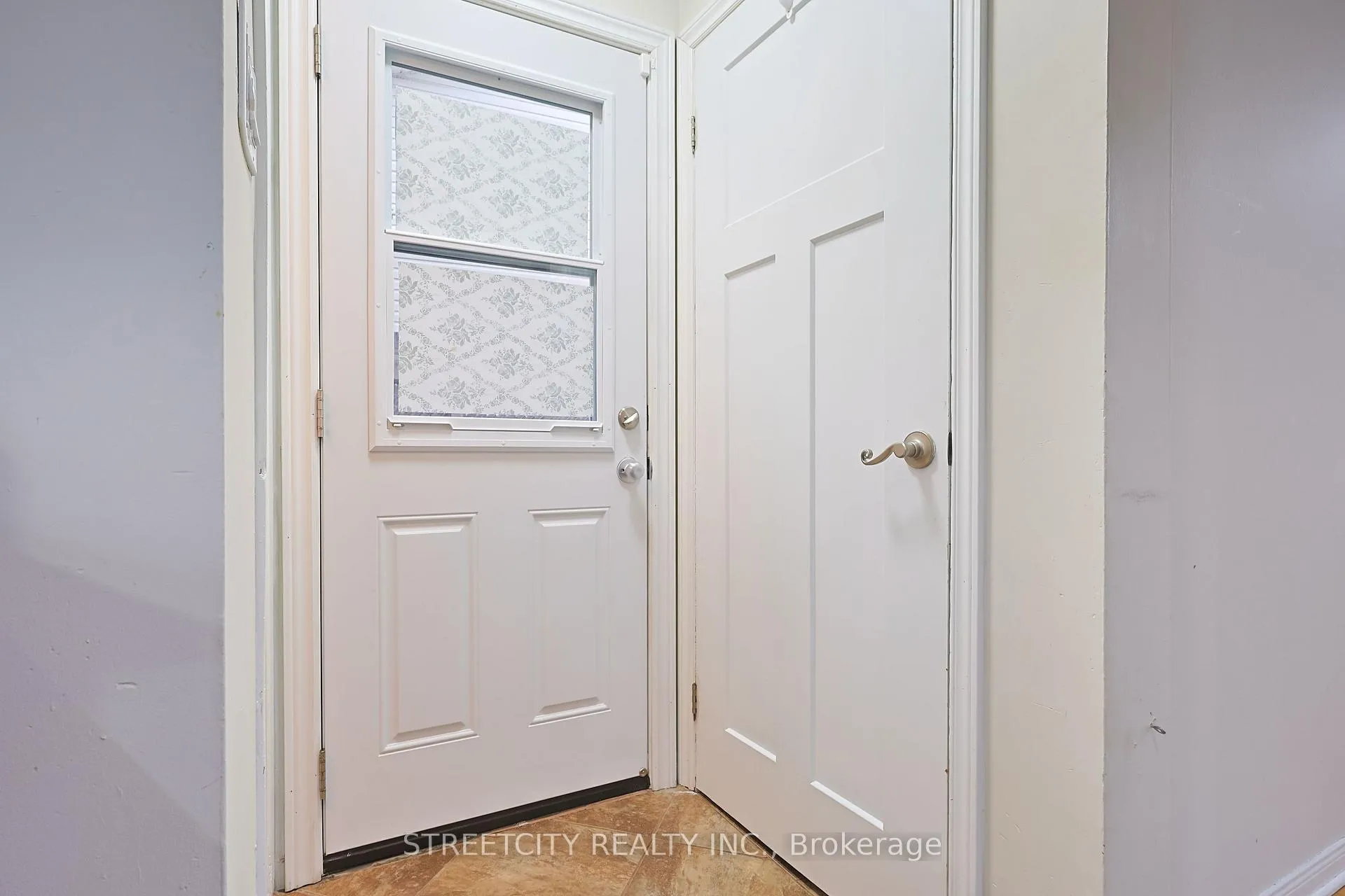 Photo 19 of 149 Banbury Road, London, South T — HOMEH