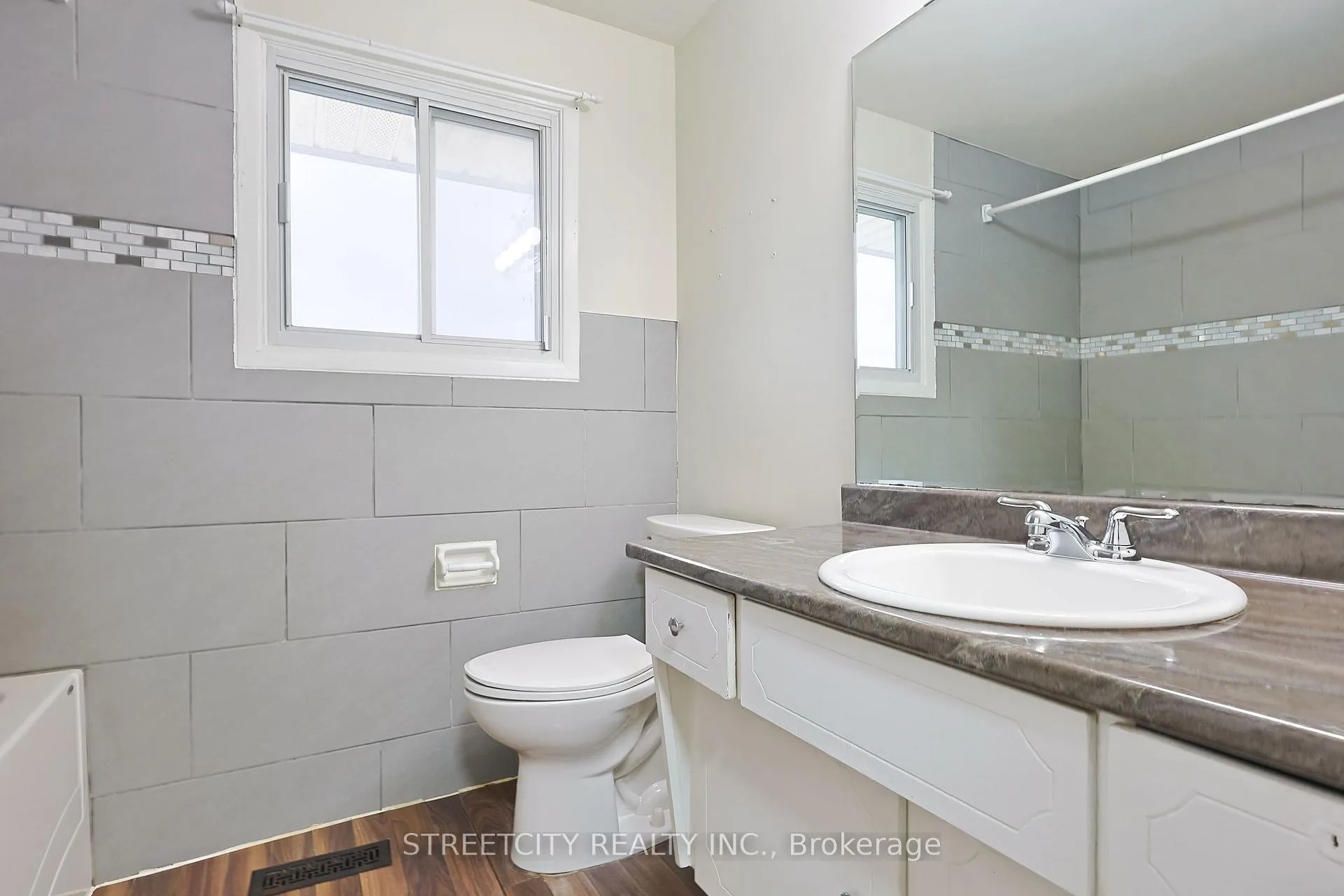 Photo 20 of 149 Banbury Road, London, South T — HOMEH