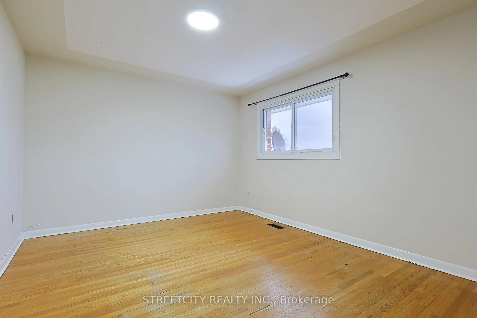 Photo 21 of 149 Banbury Road, London, South T — HOMEH