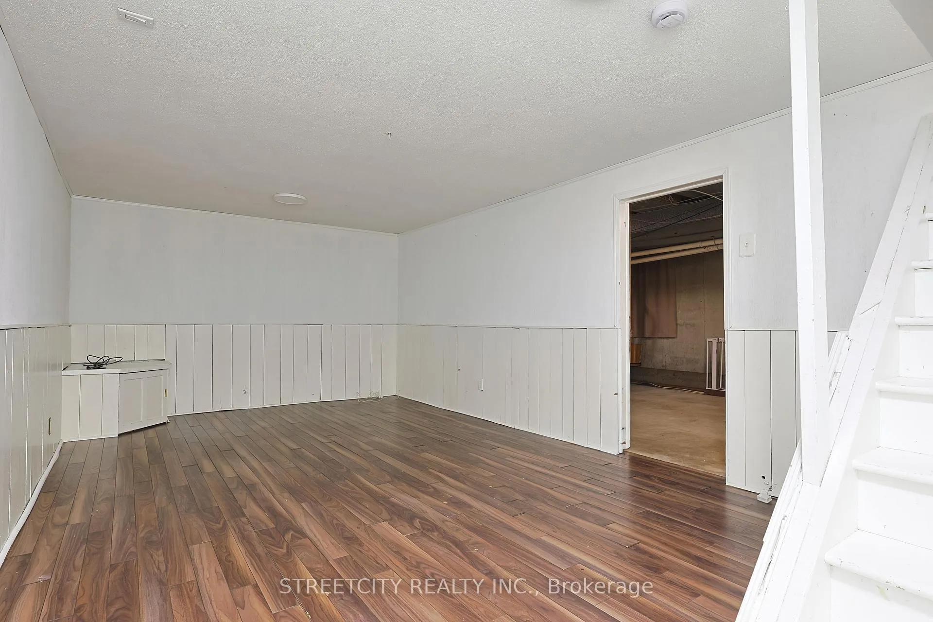 Photo 32 of 149 Banbury Road, London, South T — HOMEH