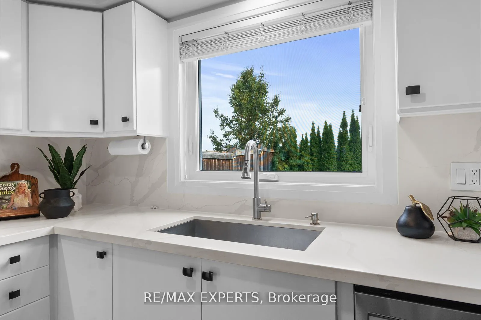 Photo 15 of 234 Allan Drive, Caledon, Bolton East — HOMEH