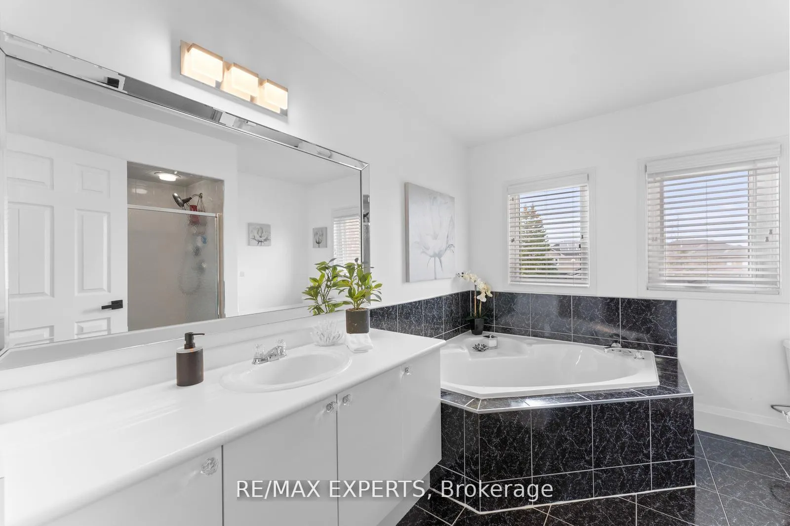 Photo 24 of 234 Allan Drive, Caledon, Bolton East — HOMEH