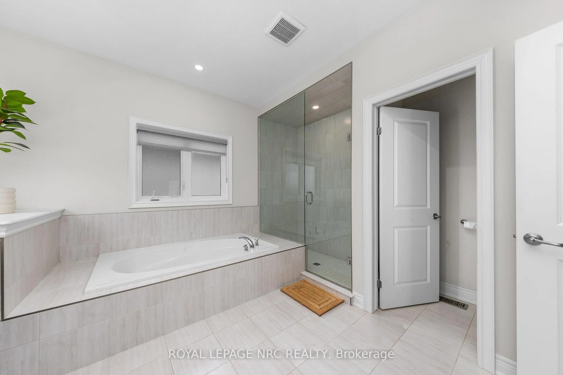 Photo 31 of 25 Philmori Boulevard, Pelham, Fonthill — HOMEH
