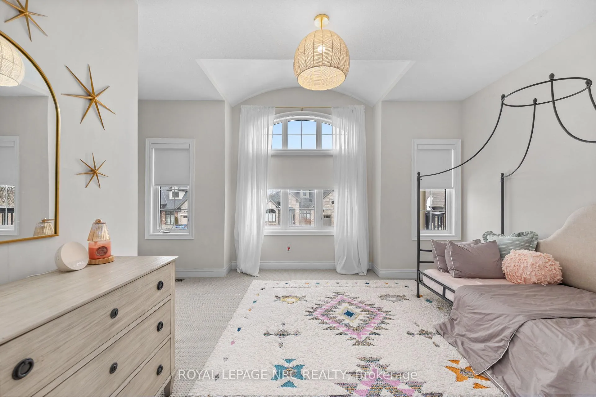 Photo 33 of 25 Philmori Boulevard, Pelham, Fonthill — HOMEH