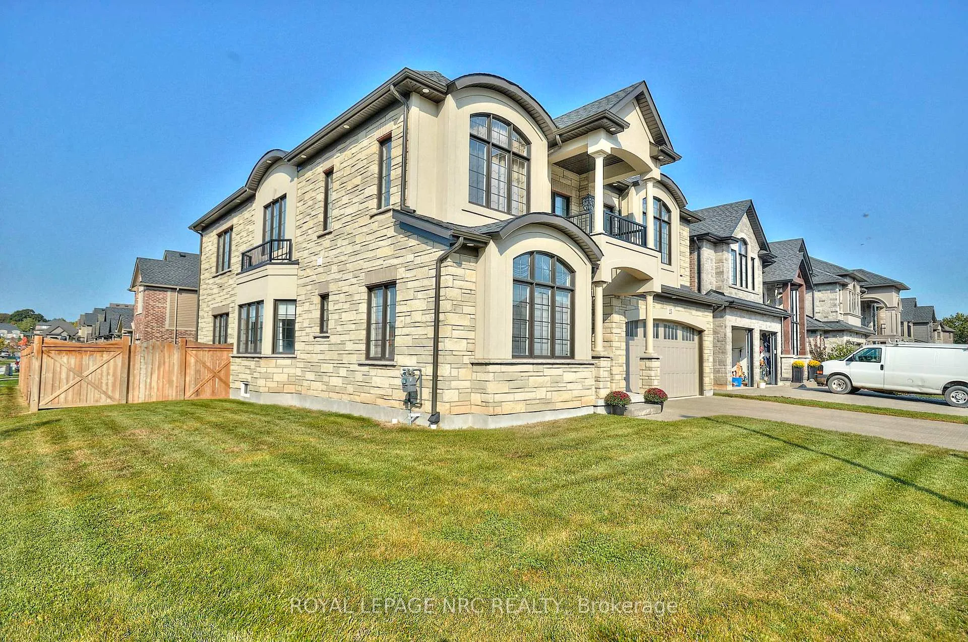 Photo 49 of 25 Philmori Boulevard, Pelham, Fonthill — HOMEH