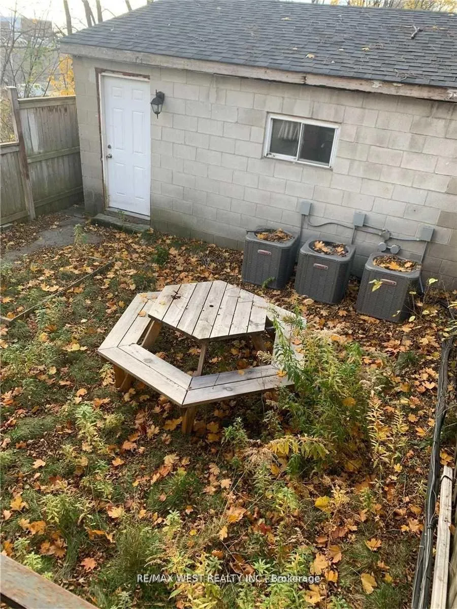 Photo 10 of Unit Unit 2, 2A Fort Rouille Street, Toronto, South Parkdale — HOMEH