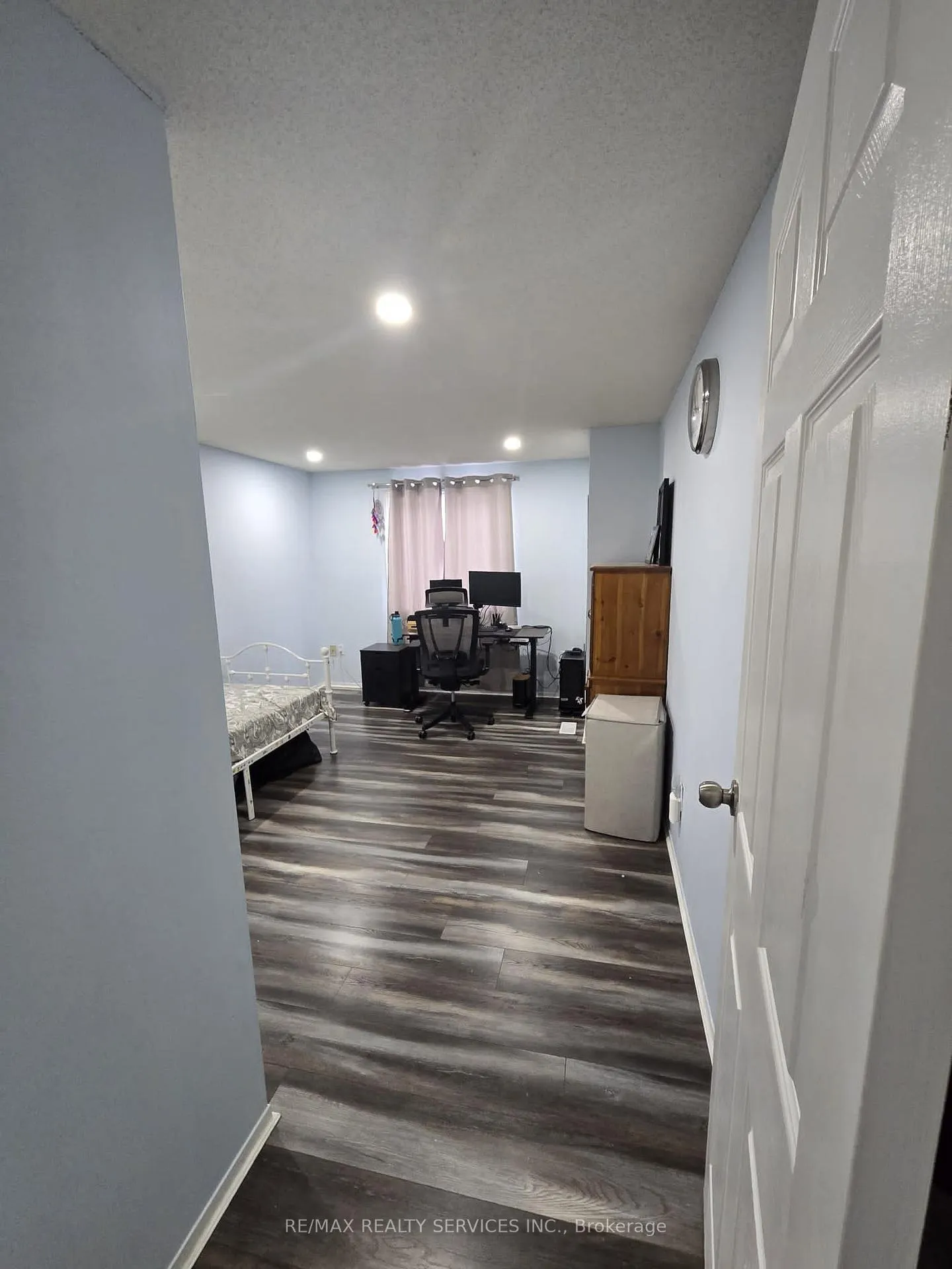 Photo 2 of Unit 32, 54 Green Valley Drive, Kitchener, Pioneer Park — HOMEH