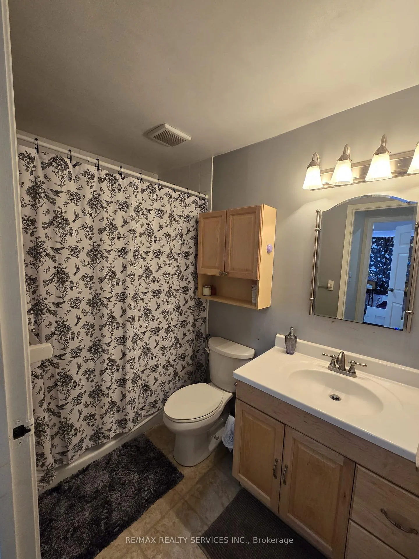 Photo 11 of Unit 32, 54 Green Valley Drive, Kitchener, Pioneer Park — HOMEH