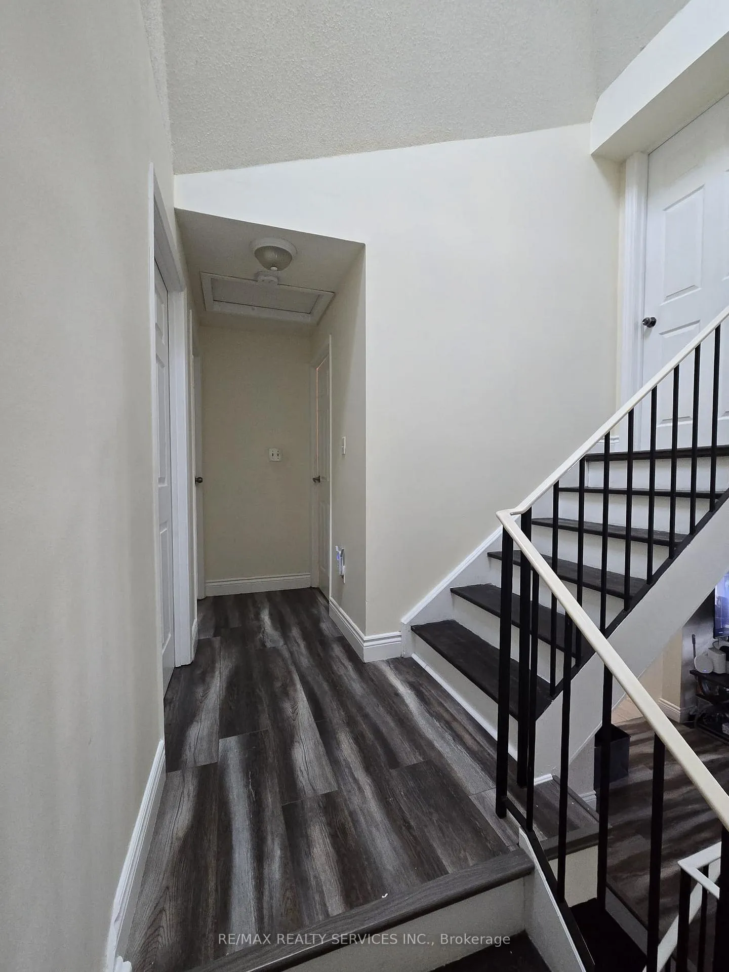 Photo 13 of Unit 32, 54 Green Valley Drive, Kitchener, Pioneer Park — HOMEH