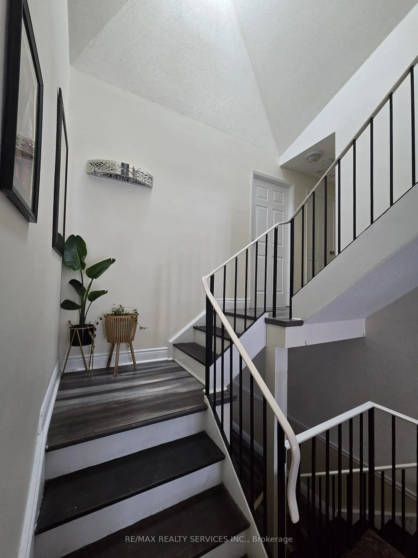 Photo 14 of Unit 32, 54 Green Valley Drive, Kitchener, Pioneer Park — HOMEH