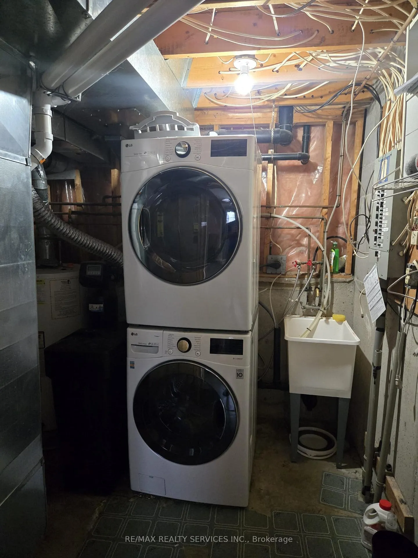 Photo 16 of Unit 32, 54 Green Valley Drive, Kitchener, Pioneer Park — HOMEH