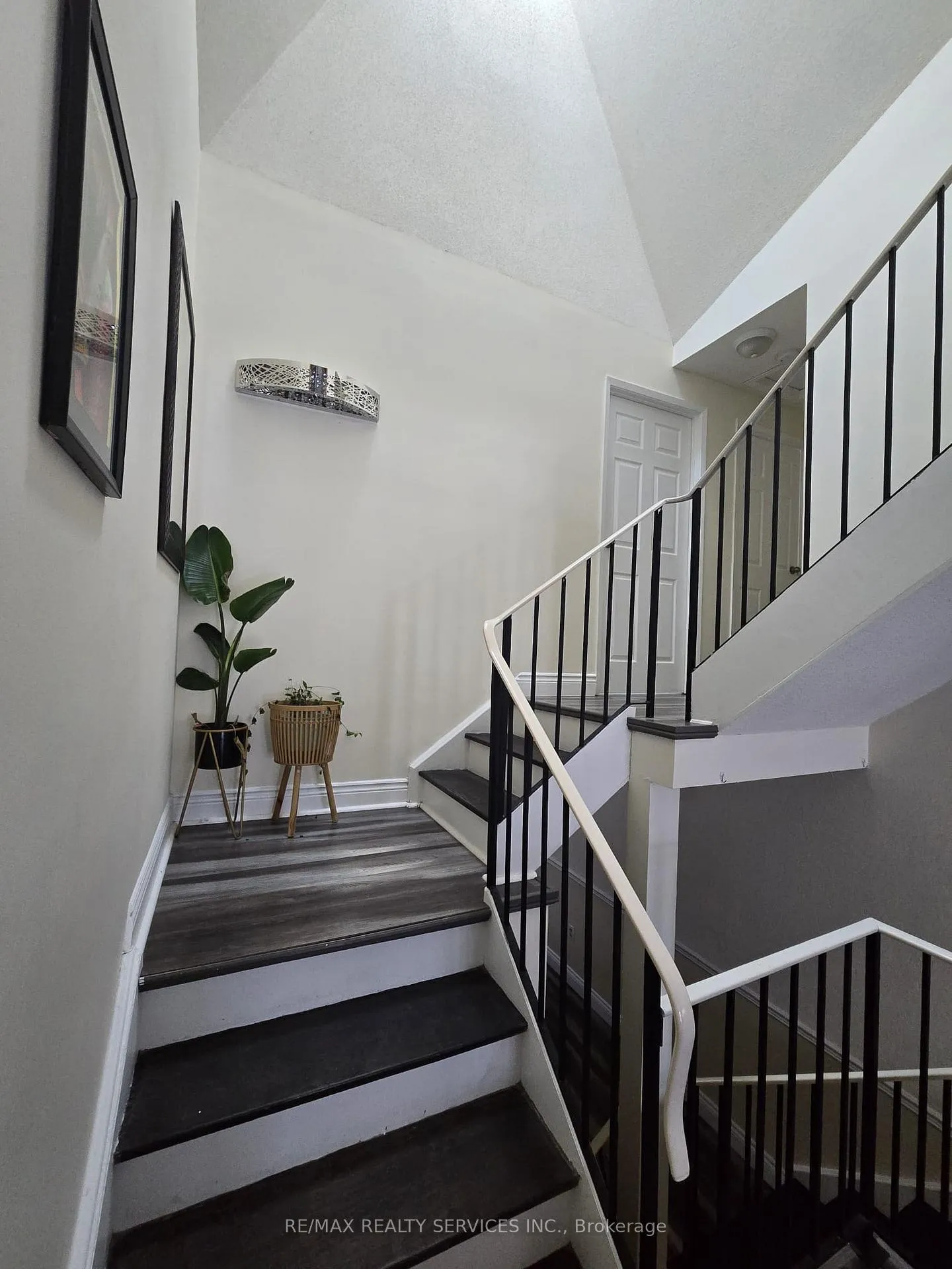 Photo 18 of Unit 32, 54 Green Valley Drive, Kitchener, Pioneer Park — HOMEH