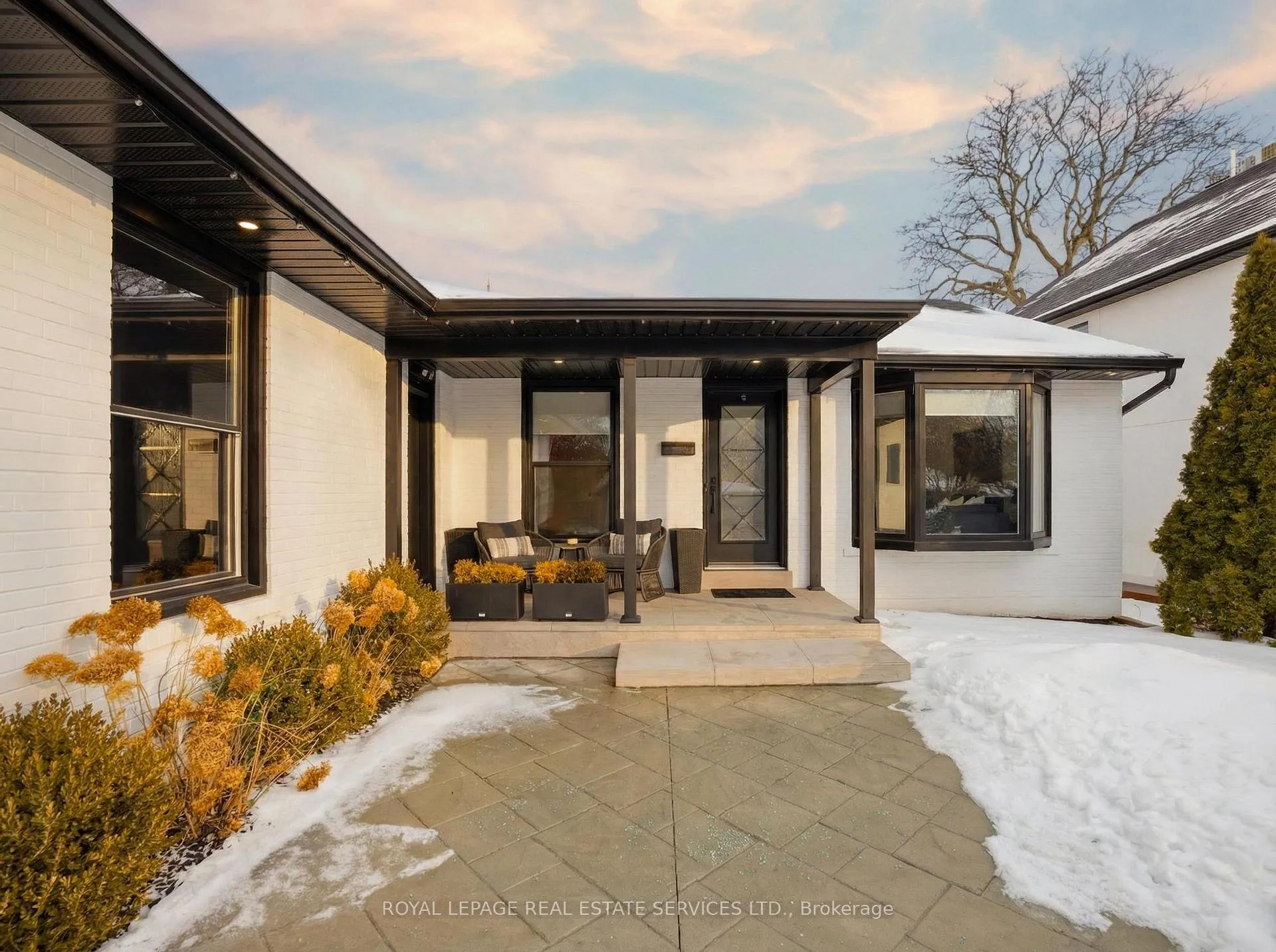Photo 4 of 11 Benbow Road, Etobicoke, Kingsview Village-The Westway — HOMEH