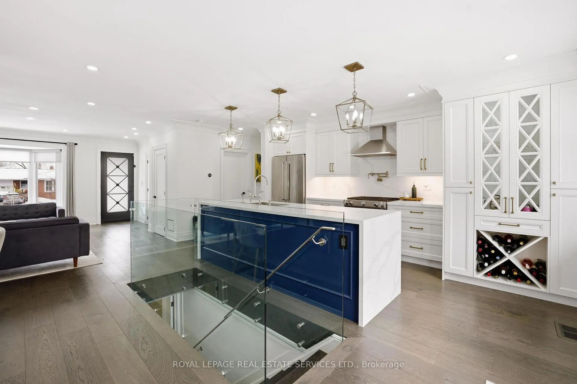 Photo 12 of 11 Benbow Road, Etobicoke, Kingsview Village-The Westway — HOMEH