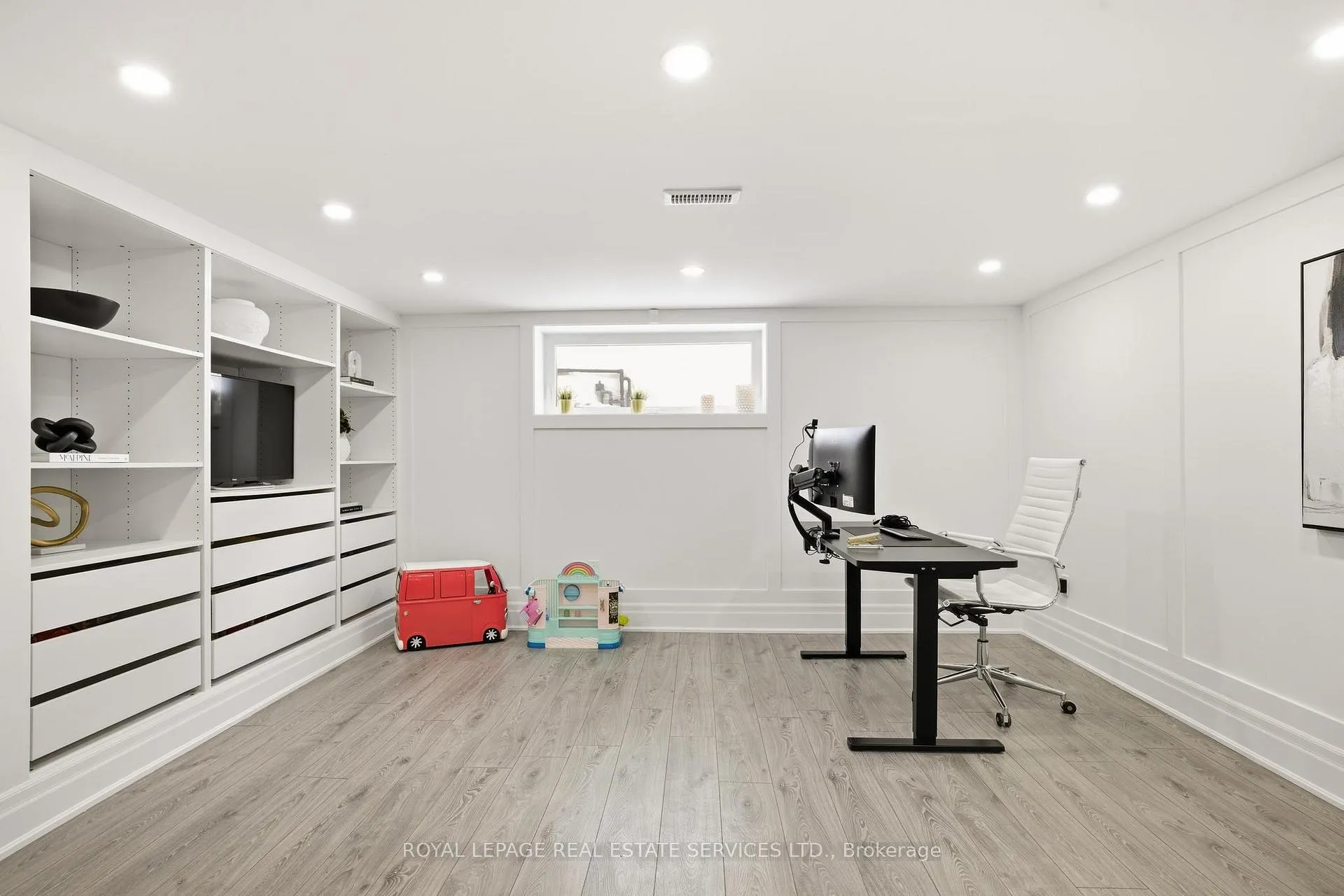 Photo 35 of 11 Benbow Road, Etobicoke, Kingsview Village-The Westway — HOMEH