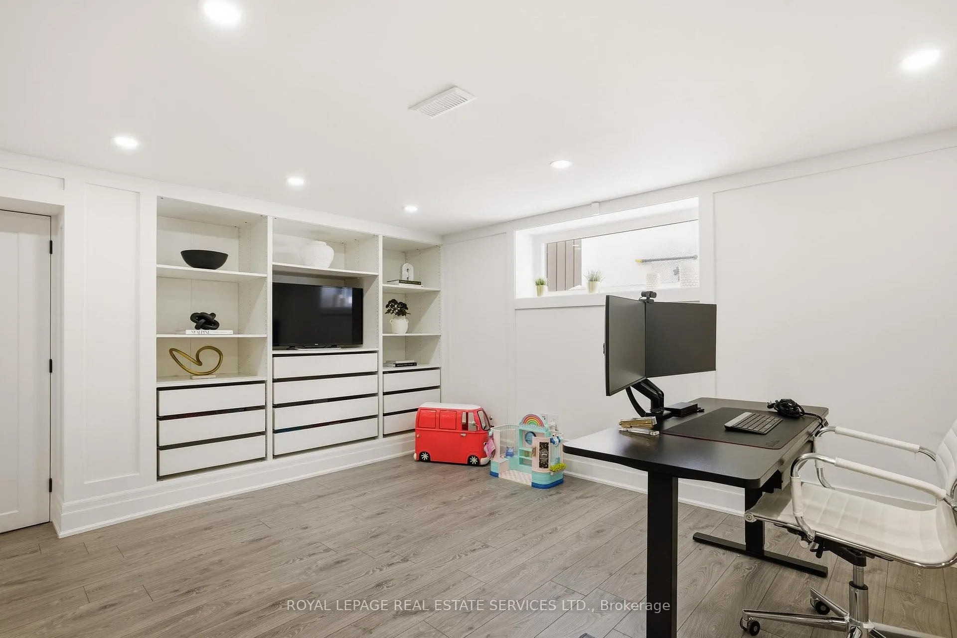 Photo 36 of 11 Benbow Road, Etobicoke, Kingsview Village-The Westway — HOMEH