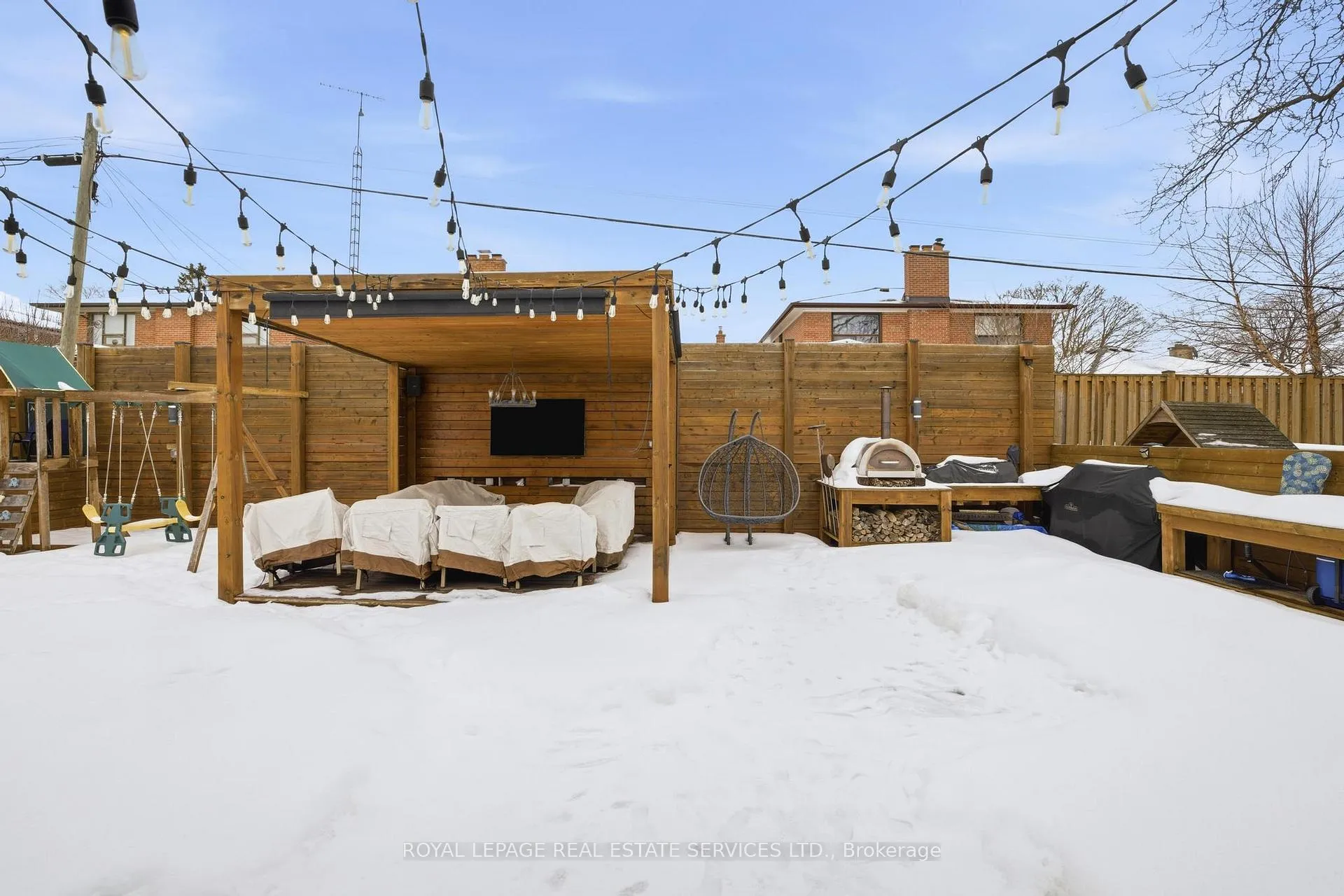 Photo 43 of 11 Benbow Road, Etobicoke, Kingsview Village-The Westway — HOMEH