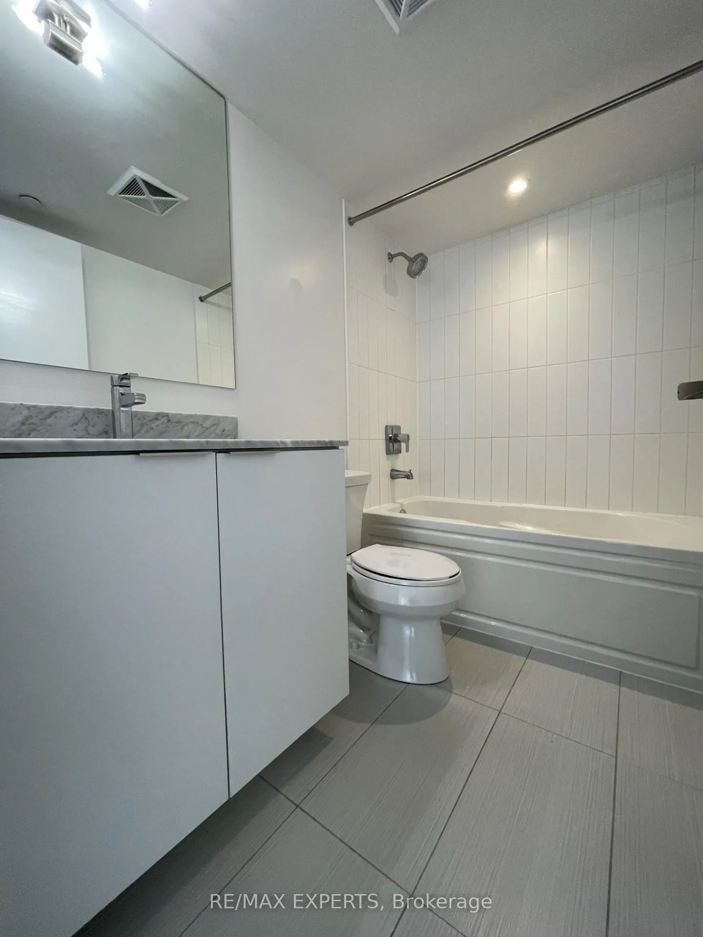 Photo 6 of Unit 1515, 955 Bay Street, Toronto, Bay Street Corridor — HOMEH