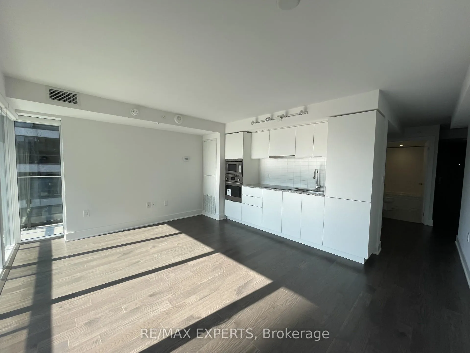 Photo 10 of Unit 1515, 955 Bay Street, Toronto, Bay Street Corridor — HOMEH