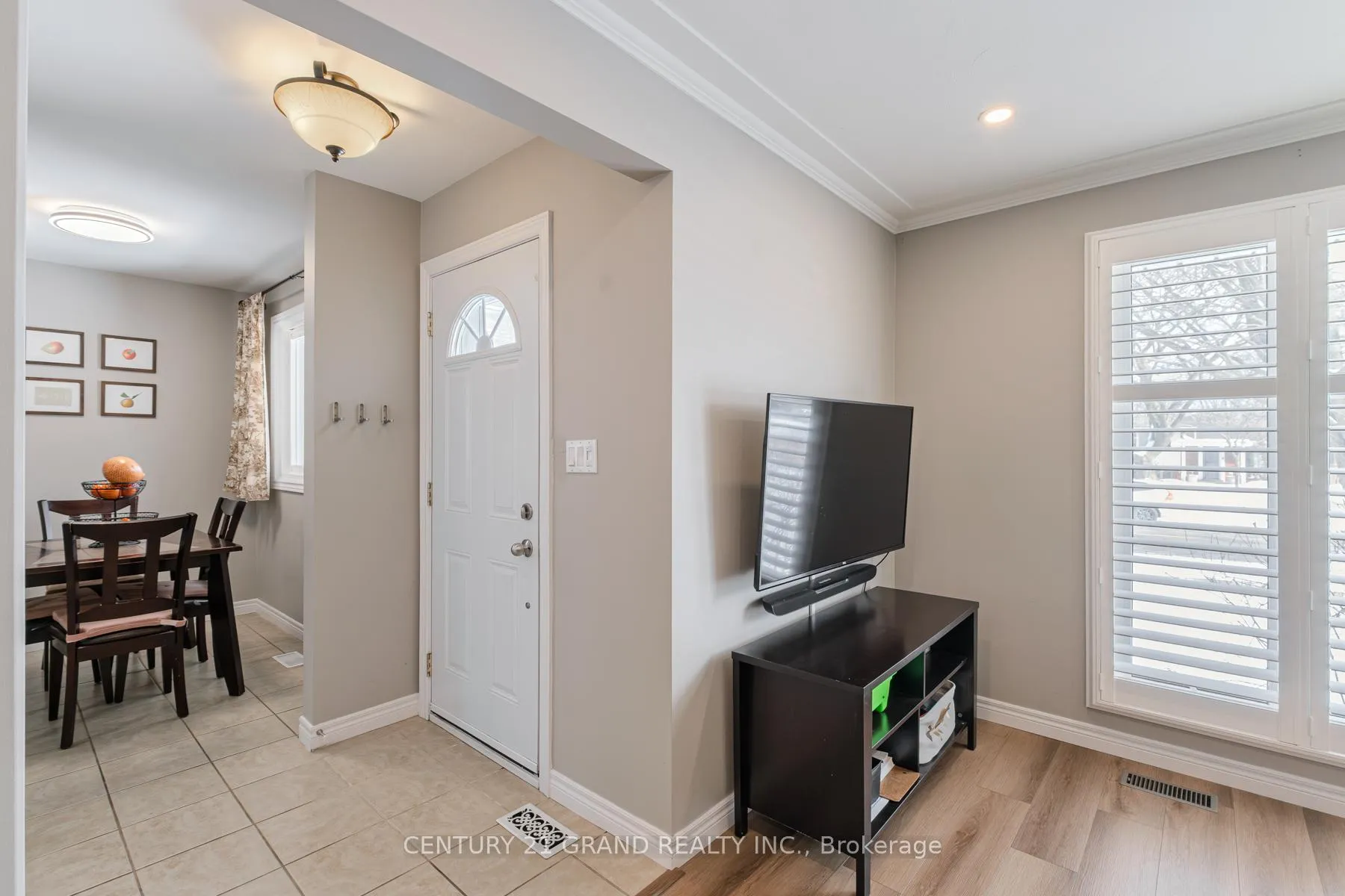 Photo 5 of 18 Linden Avenue, Brantford — HOMEH