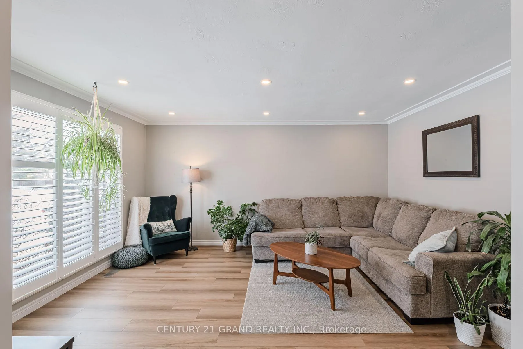 Photo 6 of 18 Linden Avenue, Brantford — HOMEH