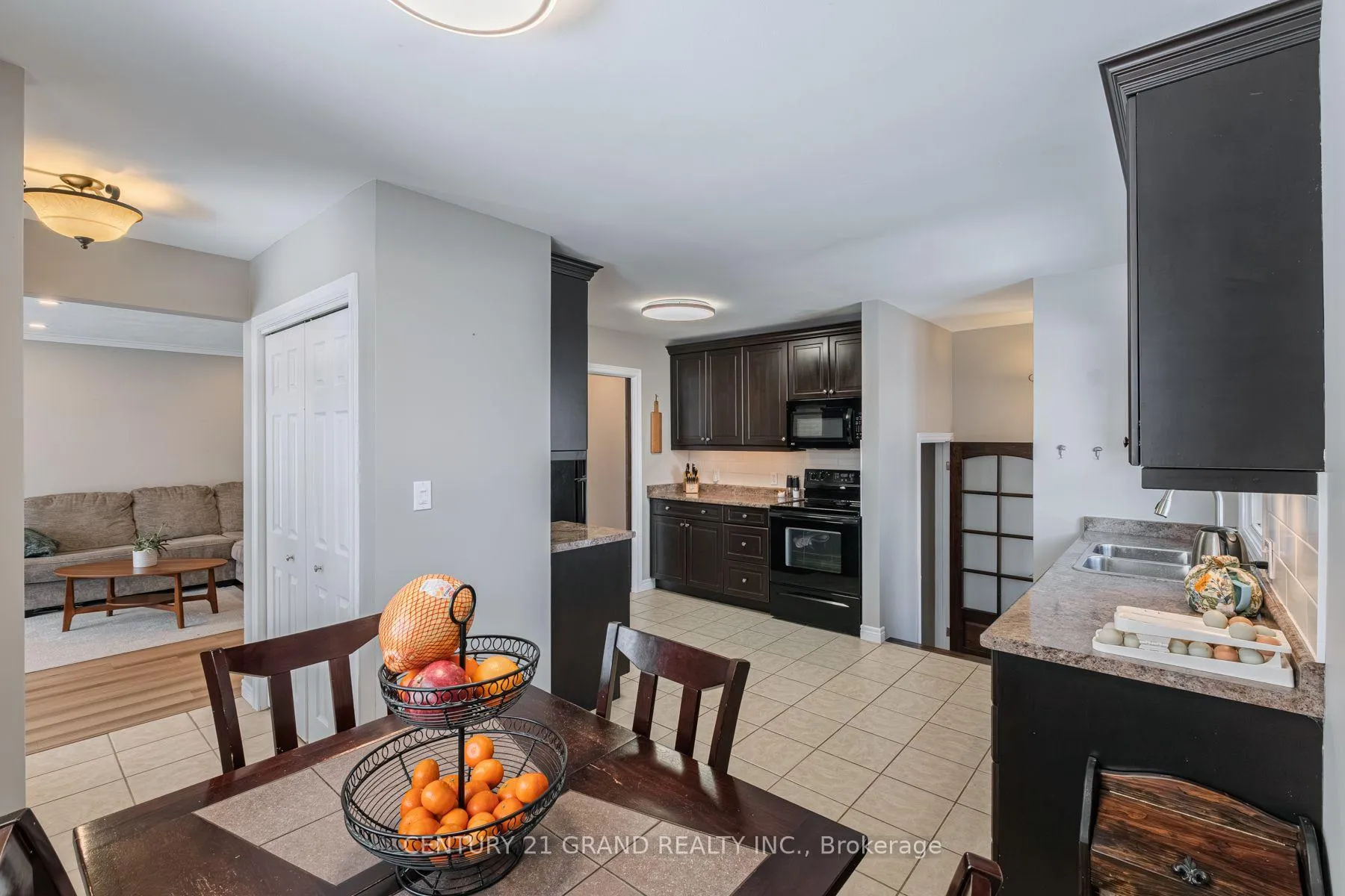 Photo 10 of 18 Linden Avenue, Brantford — HOMEH