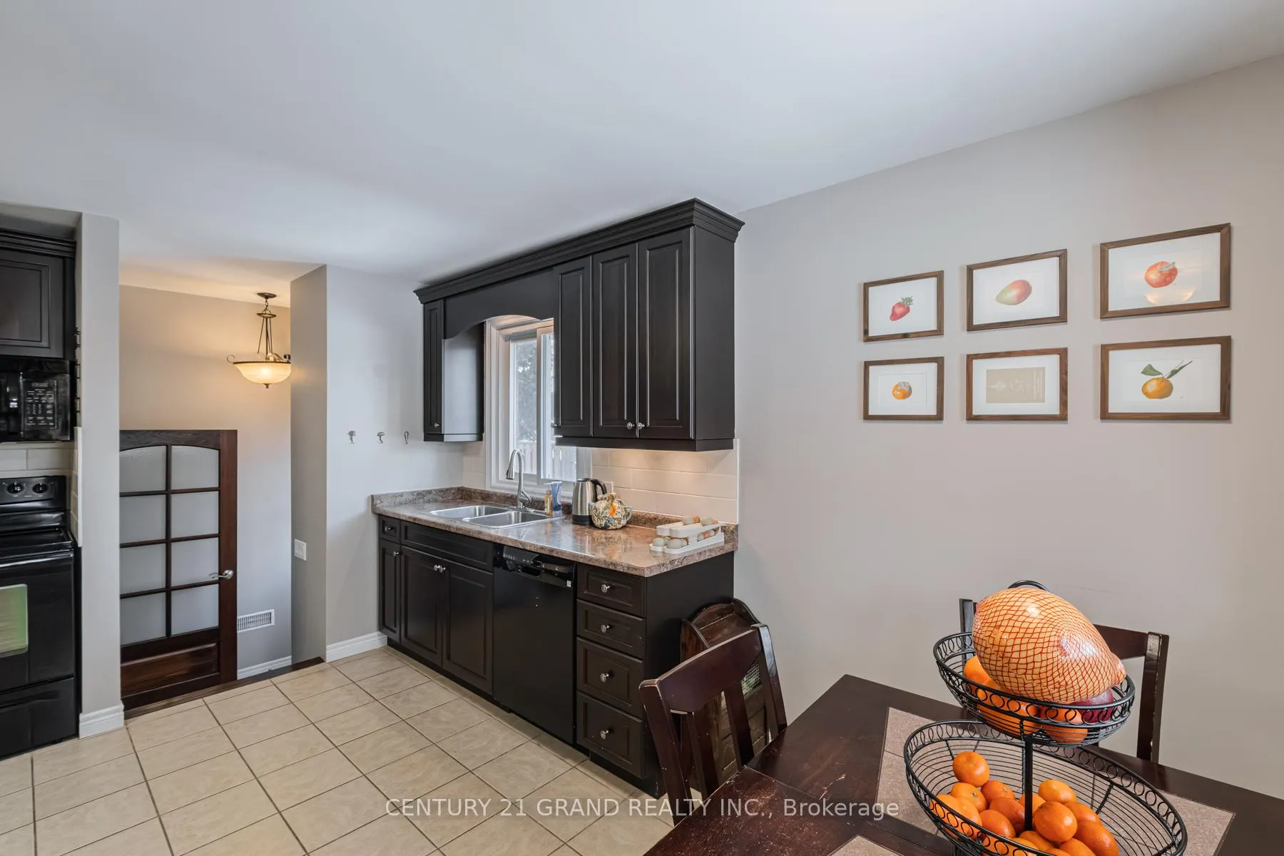Photo 12 of 18 Linden Avenue, Brantford — HOMEH