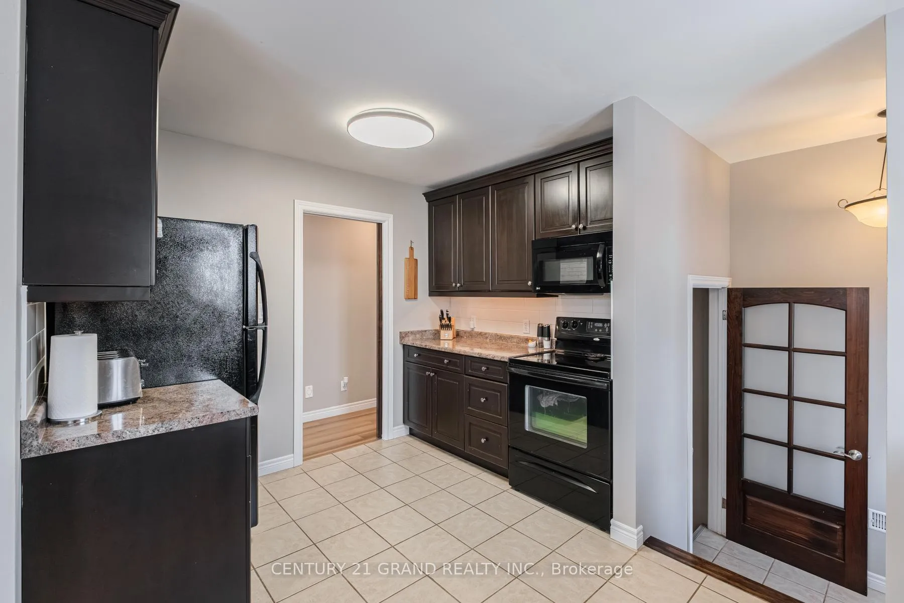 Photo 13 of 18 Linden Avenue, Brantford — HOMEH