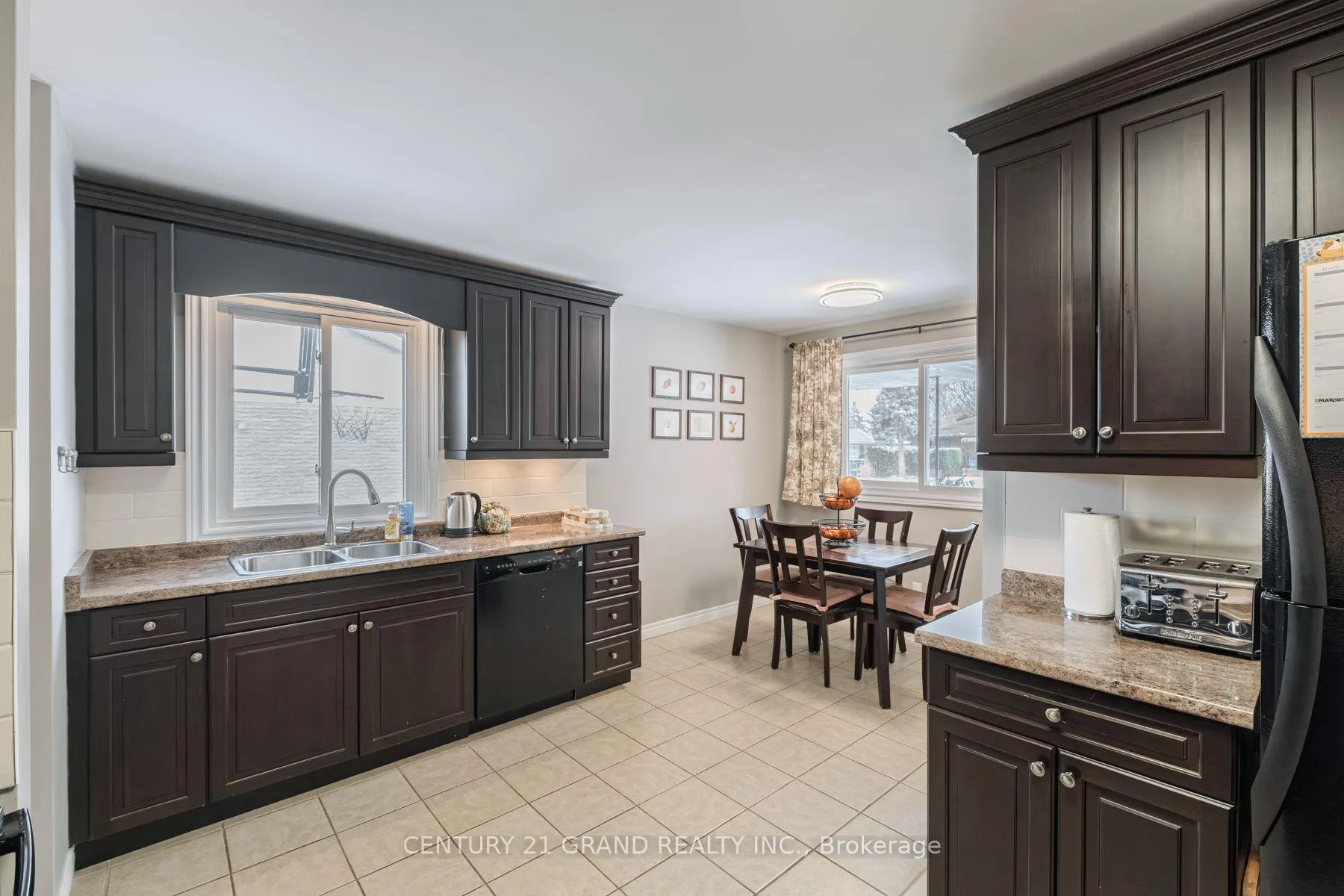 Photo 14 of 18 Linden Avenue, Brantford — HOMEH